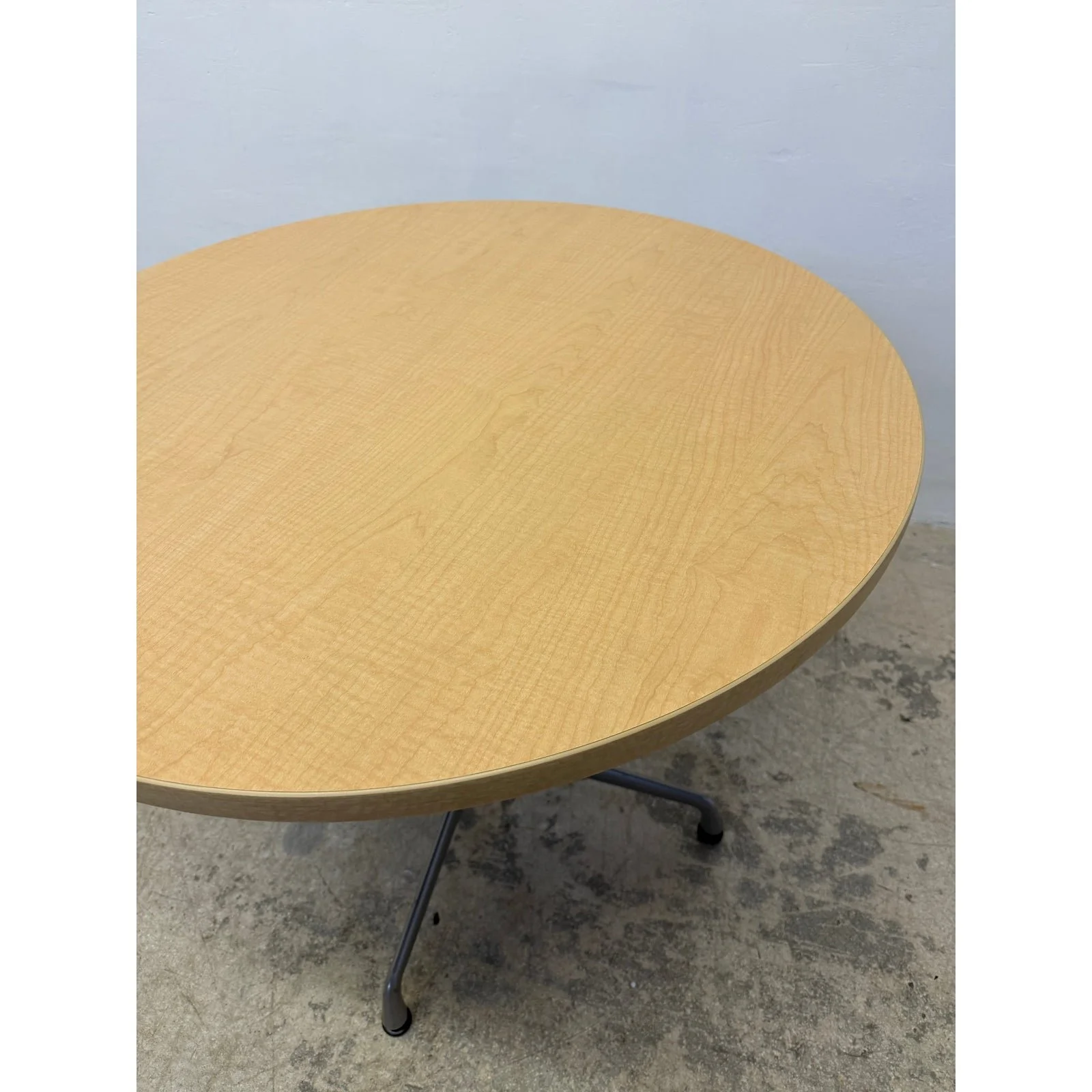 charles-and-ray-eames-round-oak-veneer-pedestal-dining-table-for-herman-miller-5115