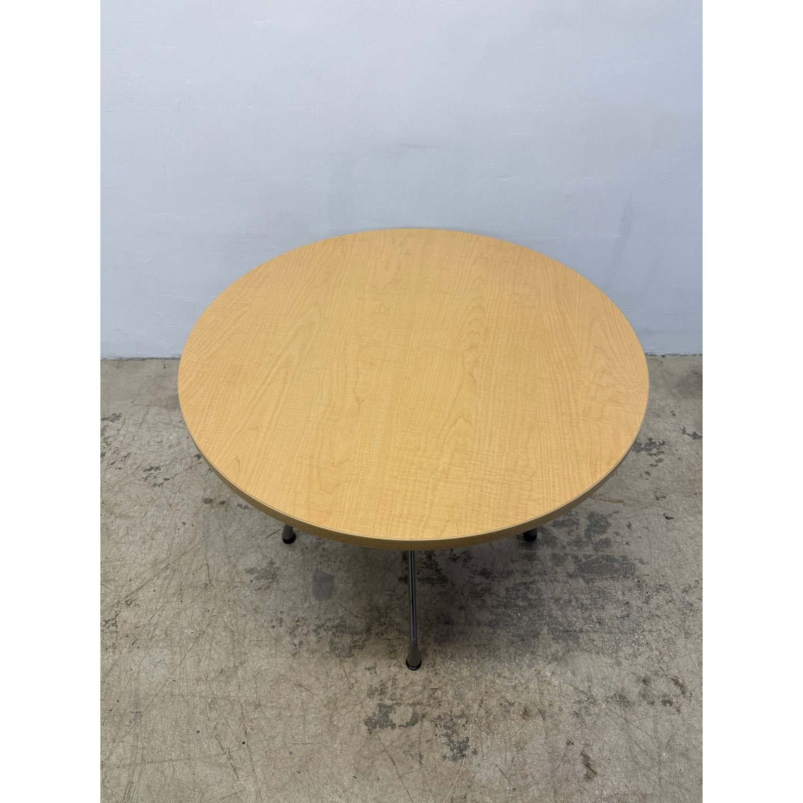 charles-and-ray-eames-round-oak-veneer-pedestal-dining-table-for-herman-miller-2008