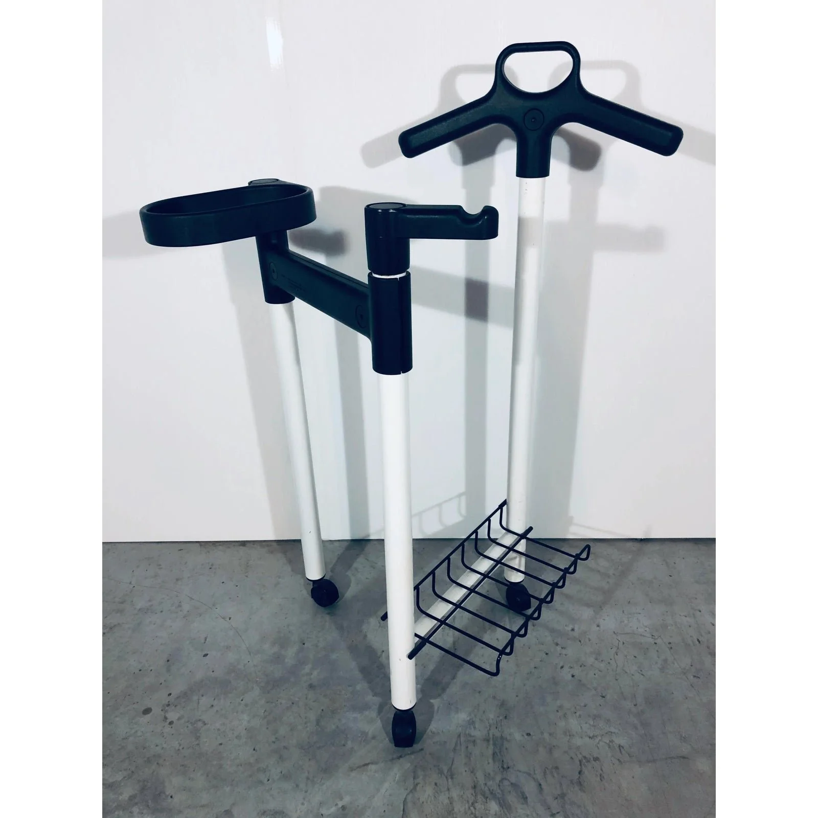 andries-van-onck-for-magis-totem-valet-1980s-2816