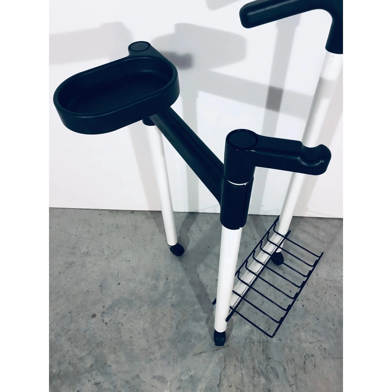 andries-van-onck-for-magis-totem-valet-1980s-8534