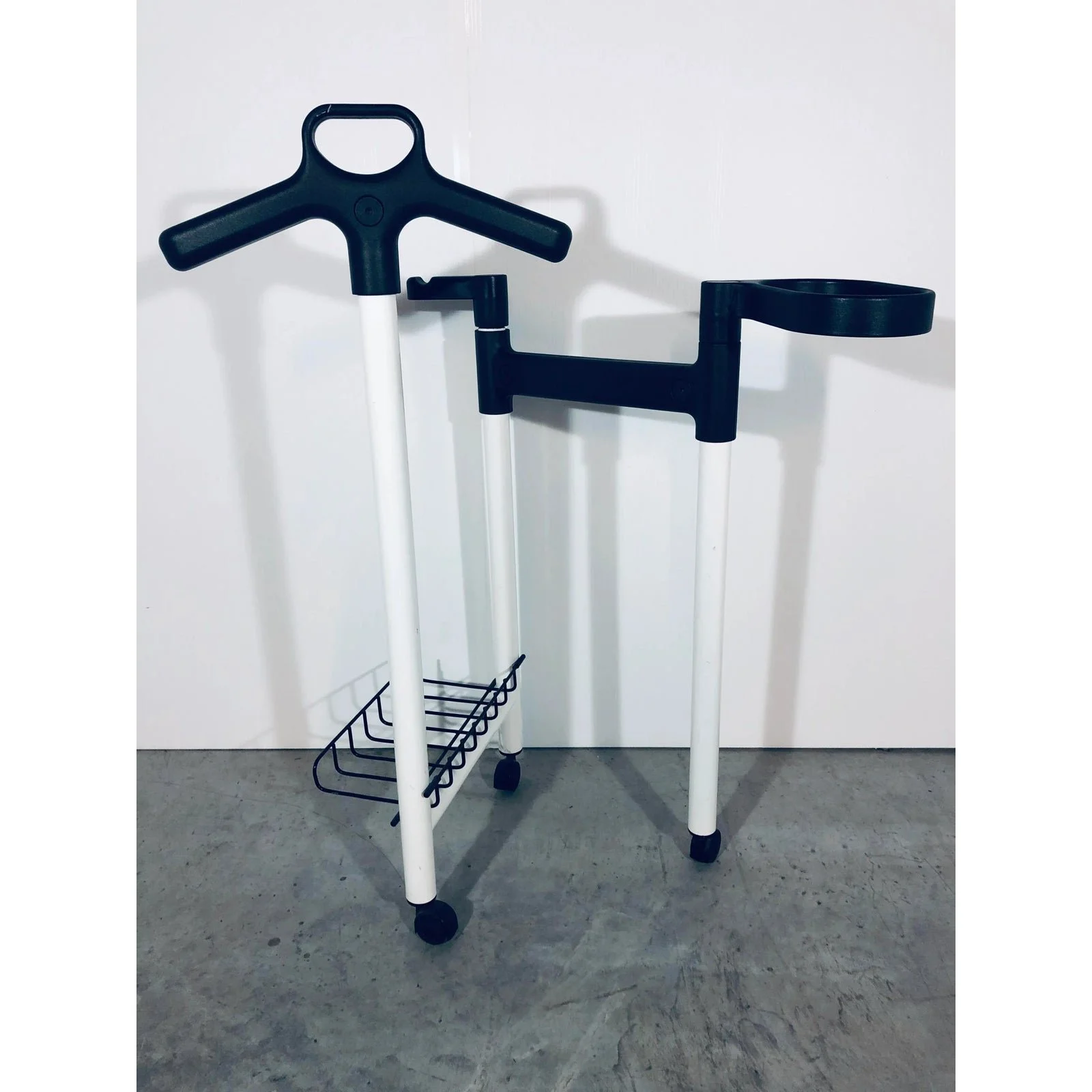 andries-van-onck-for-magis-totem-valet-1980