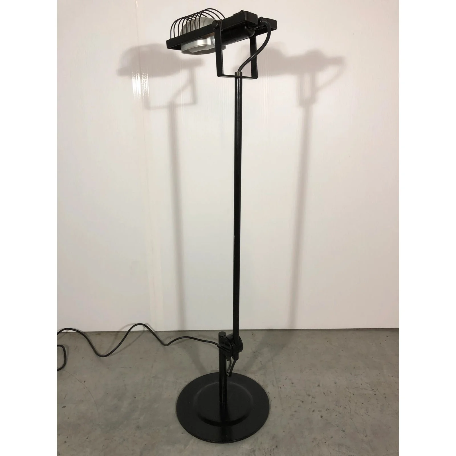 early-edition-ernesto-gismondi-sintesi-desk-lamps-for-artemide-1970s-5370