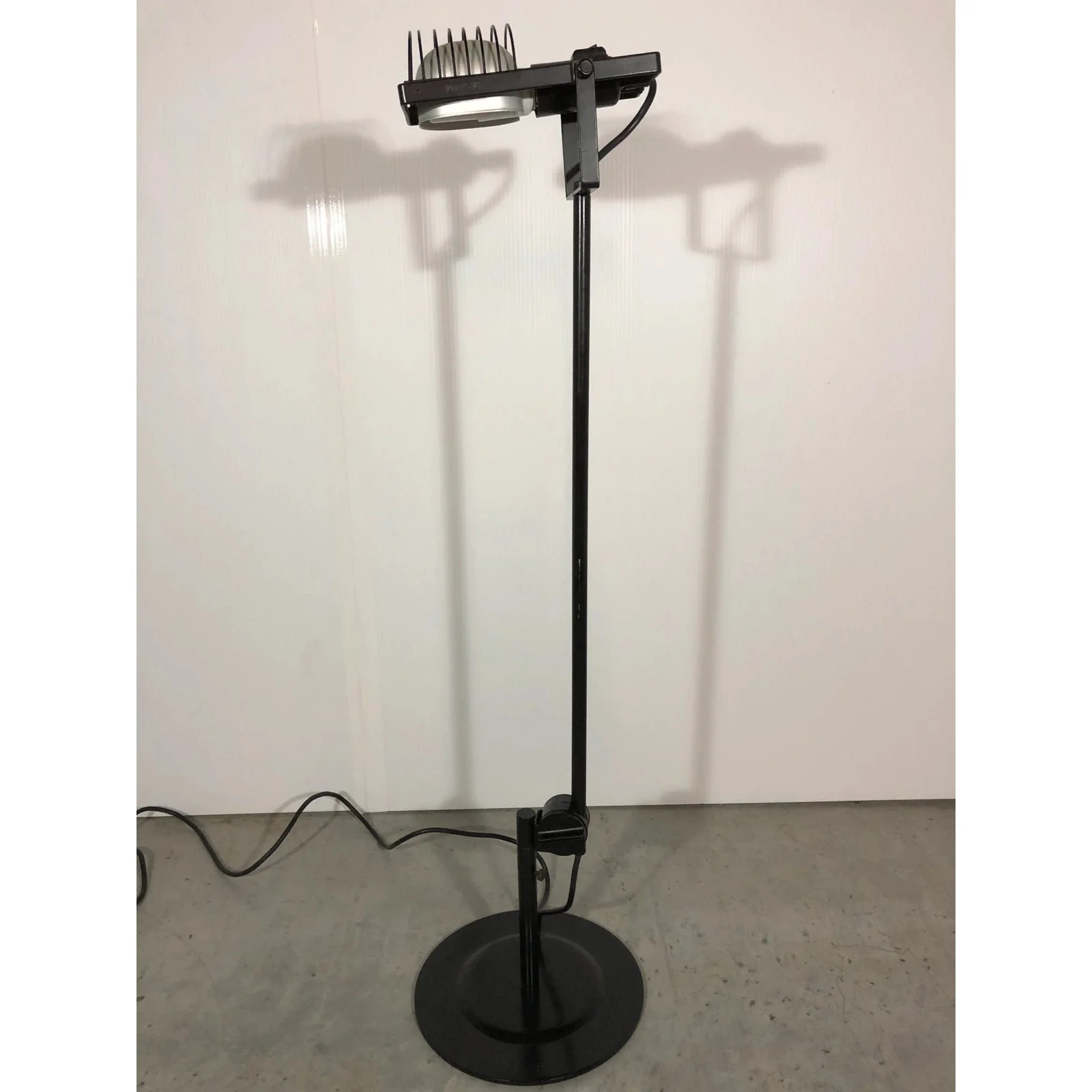 early-edition-ernesto-gismondi-sintesi-desk-lamps-for-artemide-1970