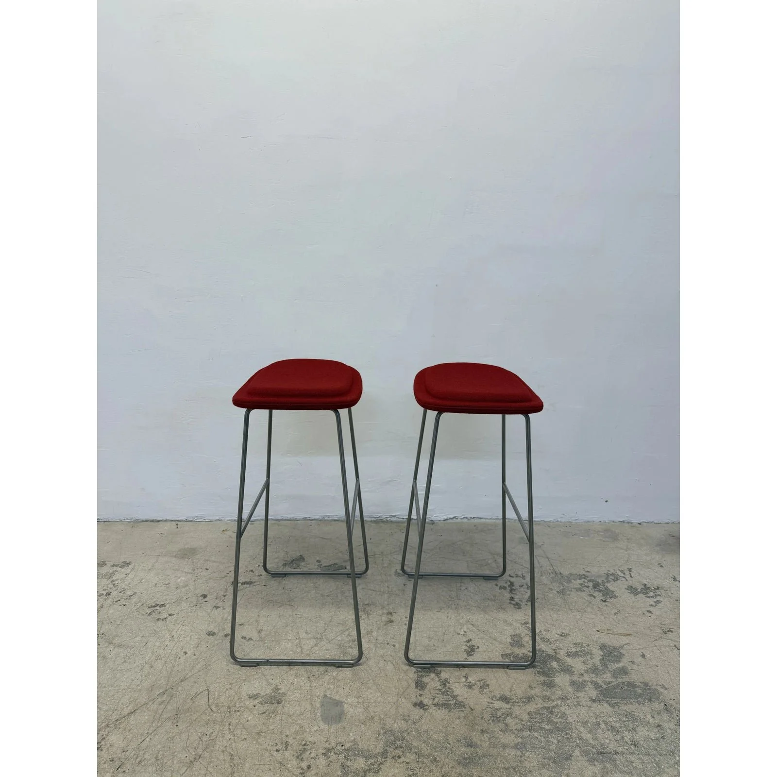 pair-of-jasper-morrison-hi-pad-bar-stools-for-cappellini-4-pairs-available-0357
