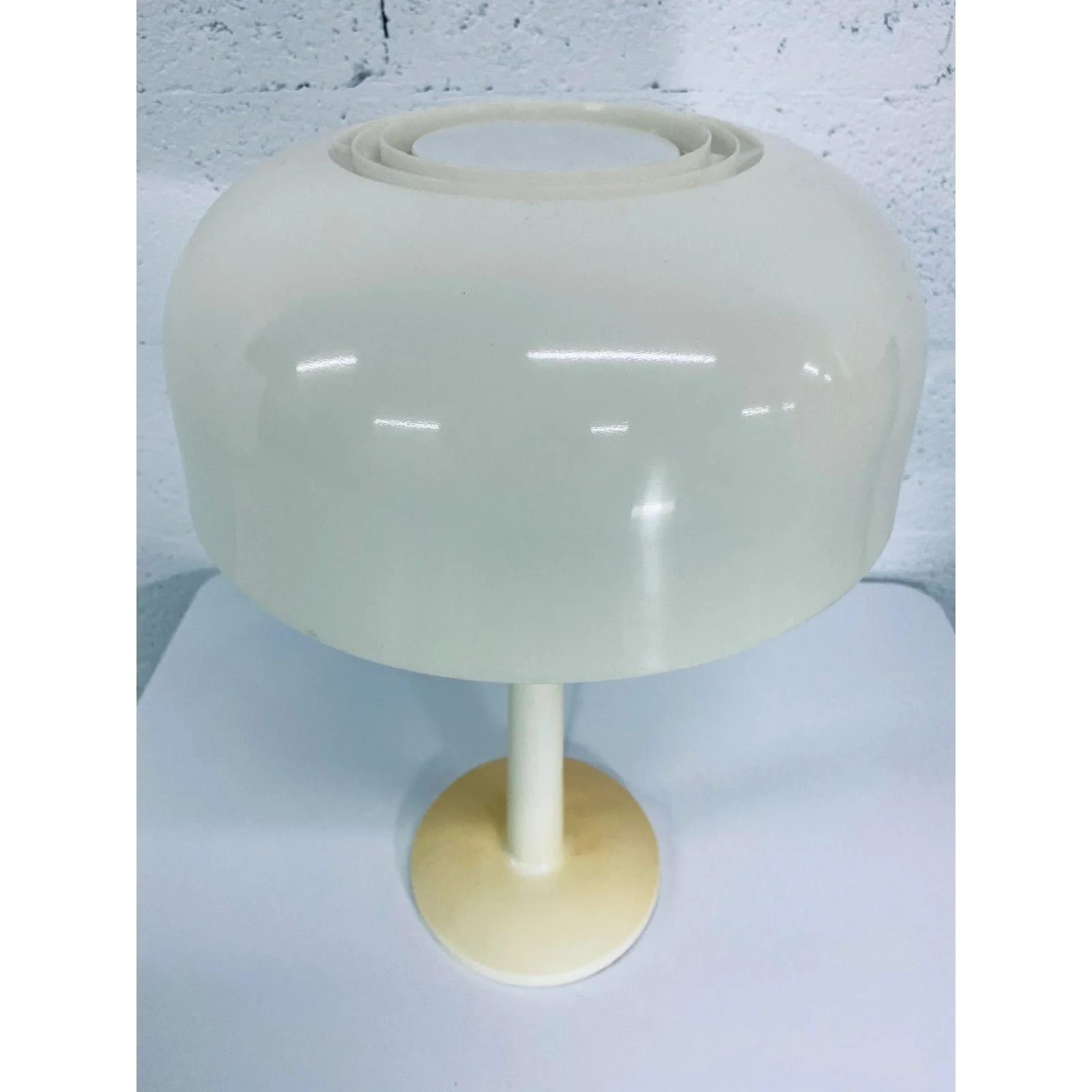 gerald-thurston-table-or-desk-lamp-for-lightolier-0669