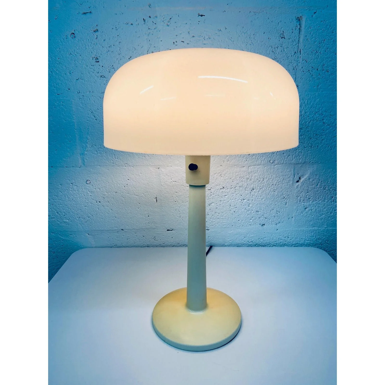gerald-thurston-table-or-desk-lamp-for-lightolier-4645