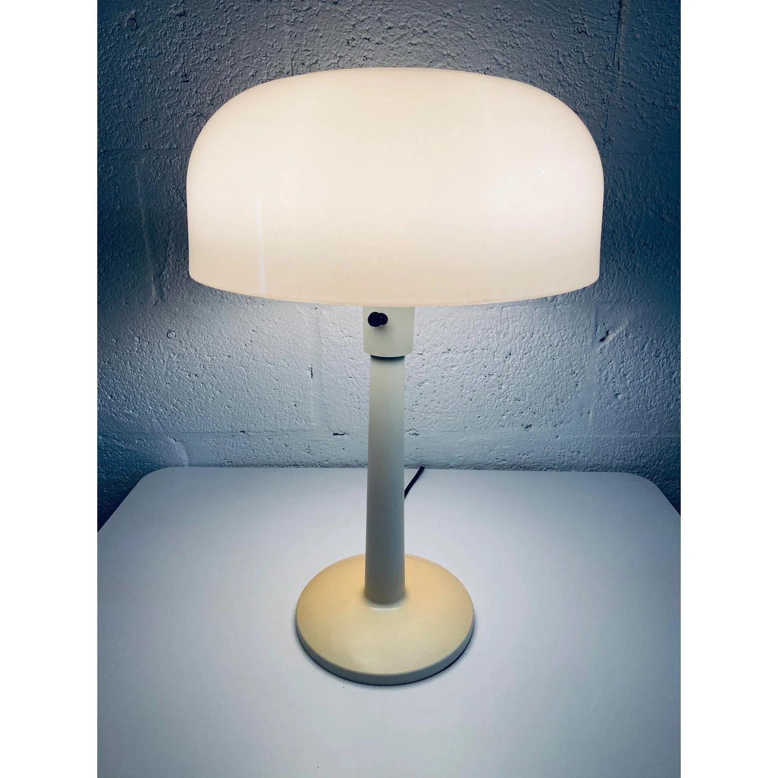 gerald-thurston-table-or-desk-lamp-for-lightolier-3267