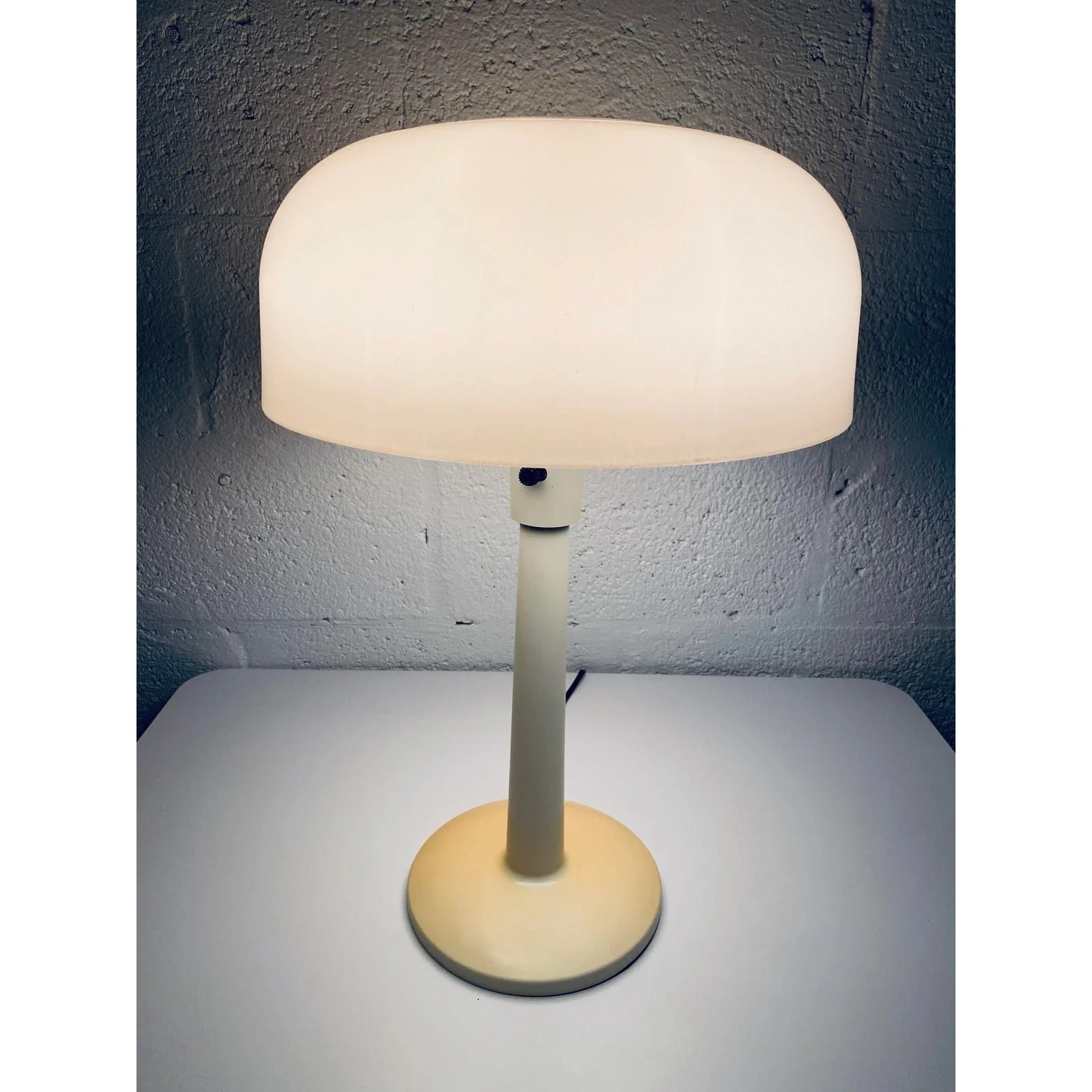 gerald-thurston-table-or-desk-lamp-for-lightolier-5575