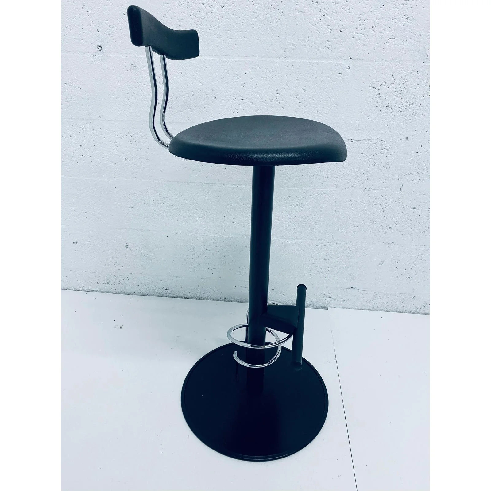 three-postmodern-memphis-style-bar-stools-italy-1980s-5654