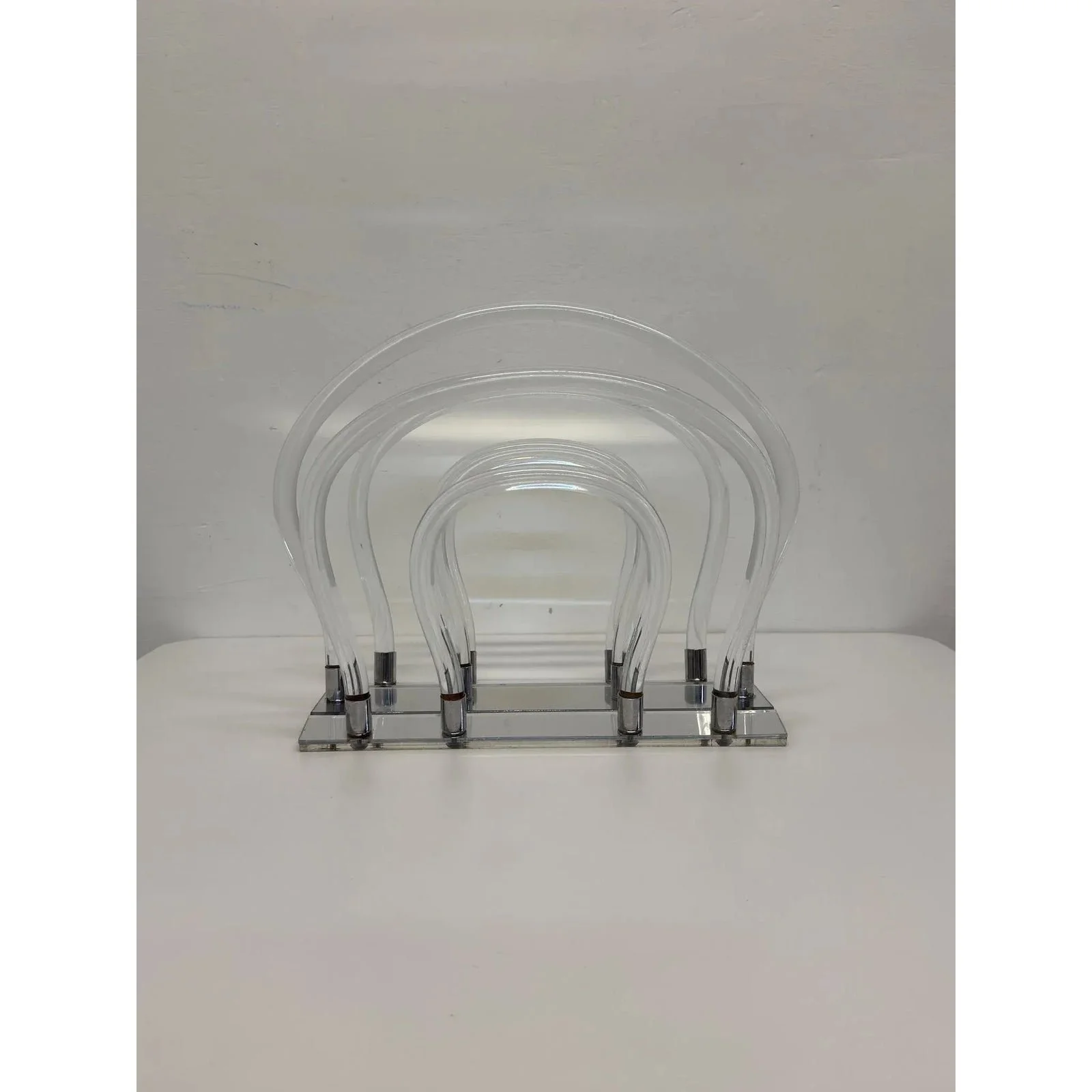 dorothy-thorpe-lucite-and-chrome-magazine-rack-1960s-6326