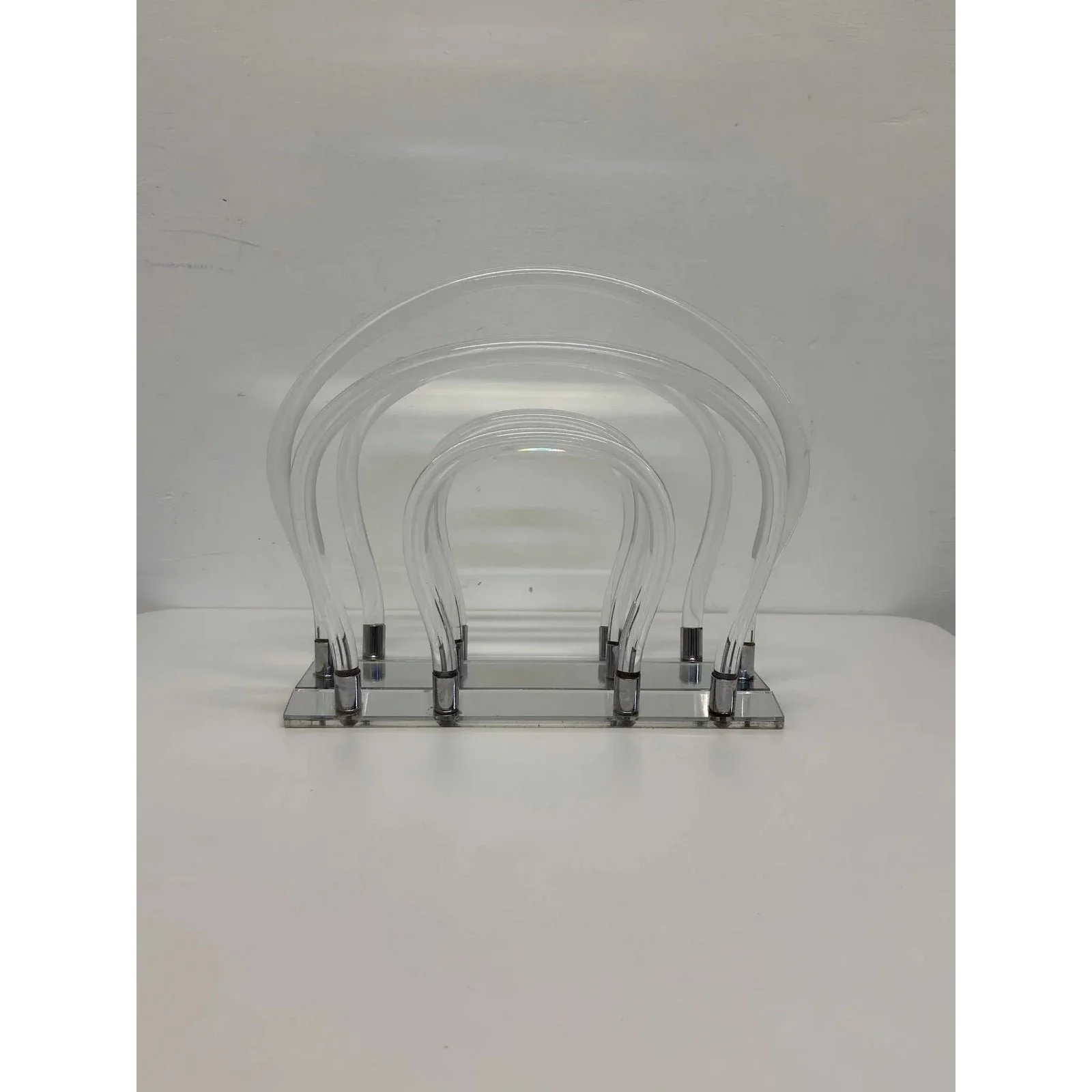 dorothy-thorpe-lucite-and-chrome-magazine-rack-1960s-2344