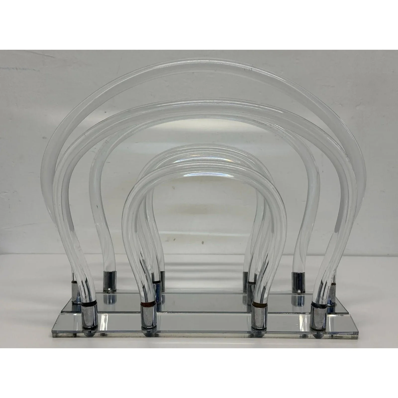dorothy-thorpe-lucite-and-chrome-magazine-rack-1960s-8096