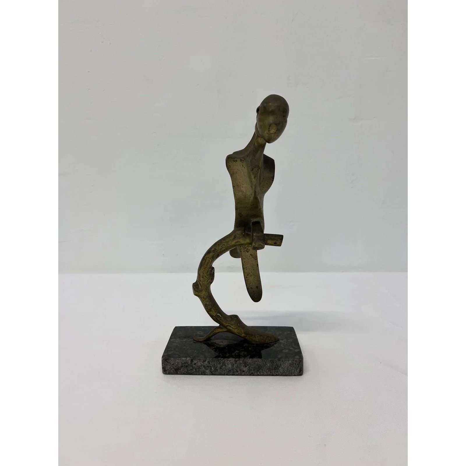 brazilian-mid-century-modern-bronze-macaw-parrot-sculpture-on-granite-base-1696