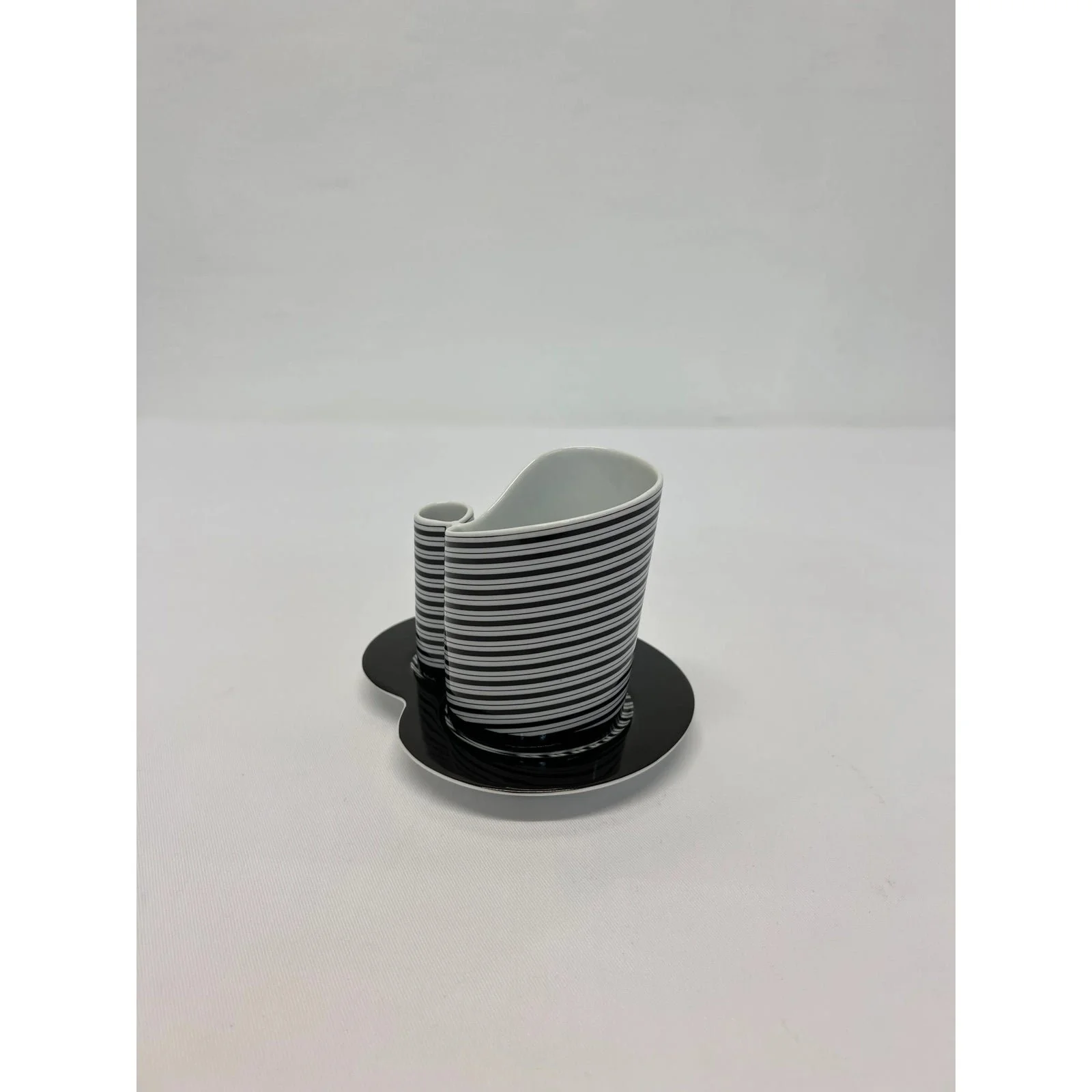 barbara-brenner-postmodern-art-mug-3-for-rosenthal-2117