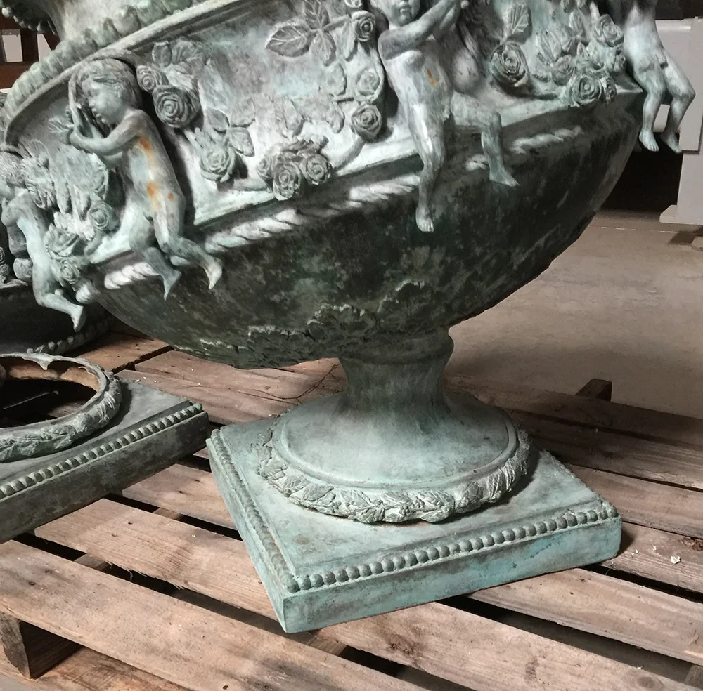 damaged urn_1.jpg