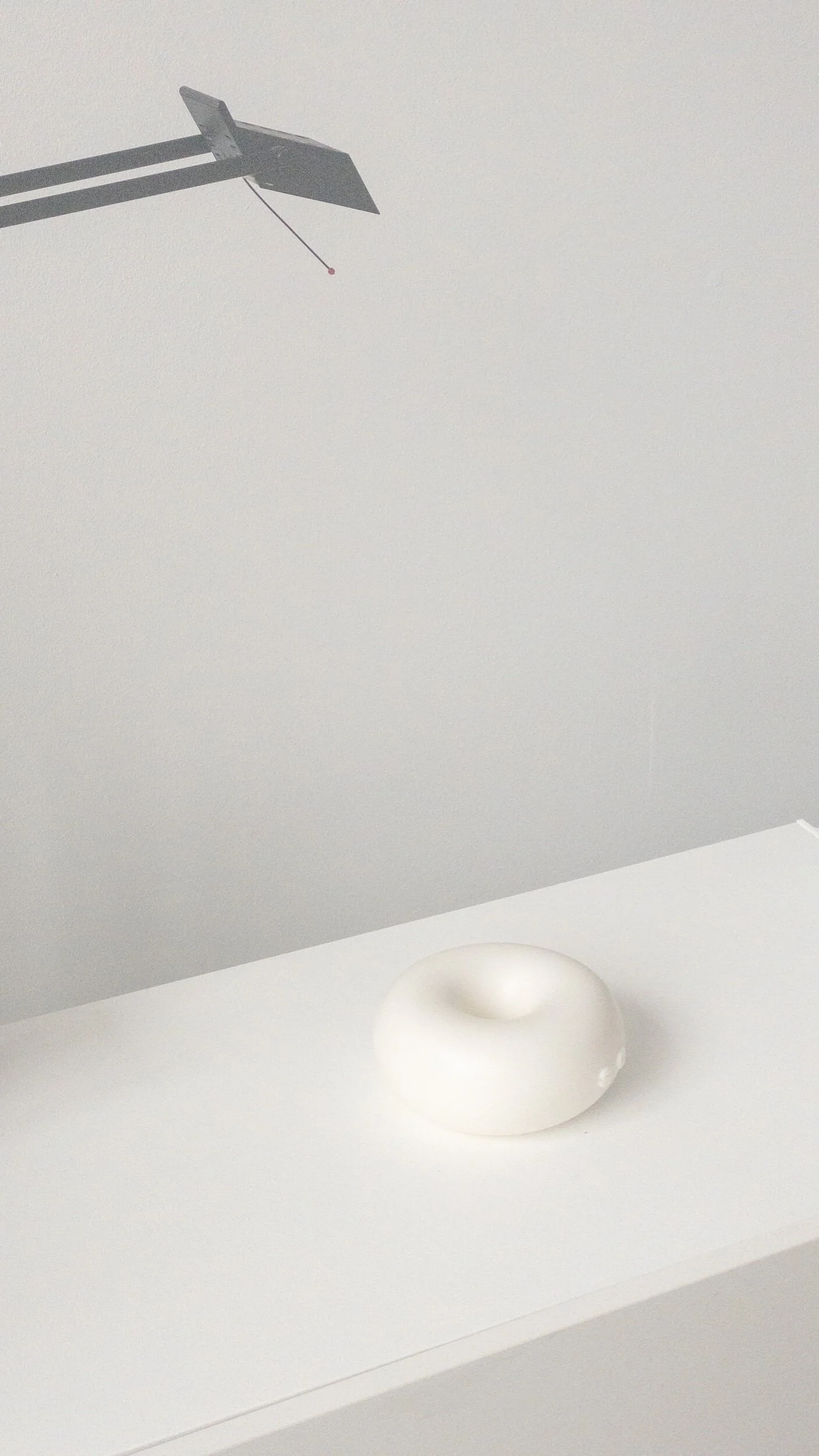 Fragrant doughnut-shaped candles Aromatic donut candles for home decor Scented donut candles with delightful aromas