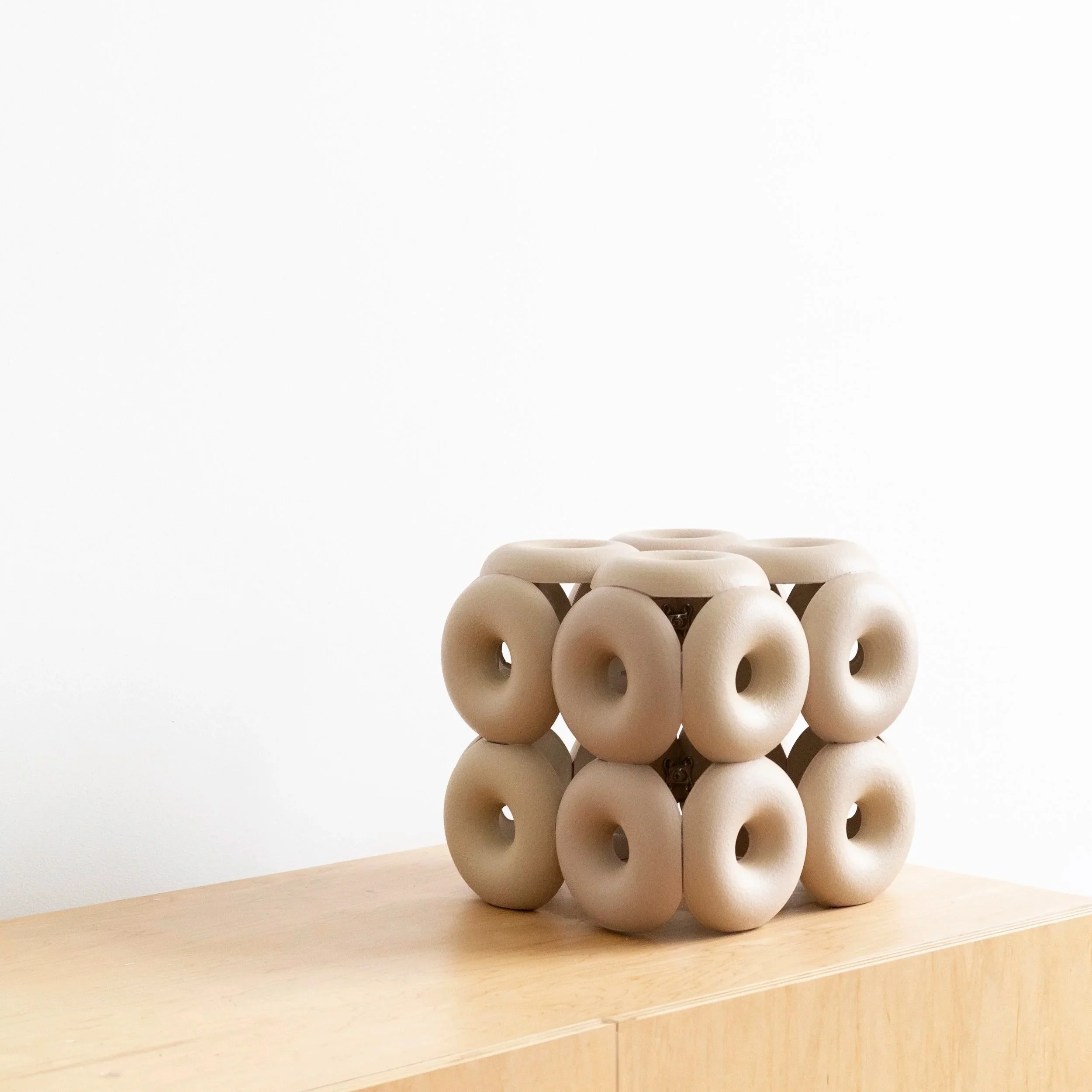 Molecule_Small_Sand_soft-geometry_2024.jpg