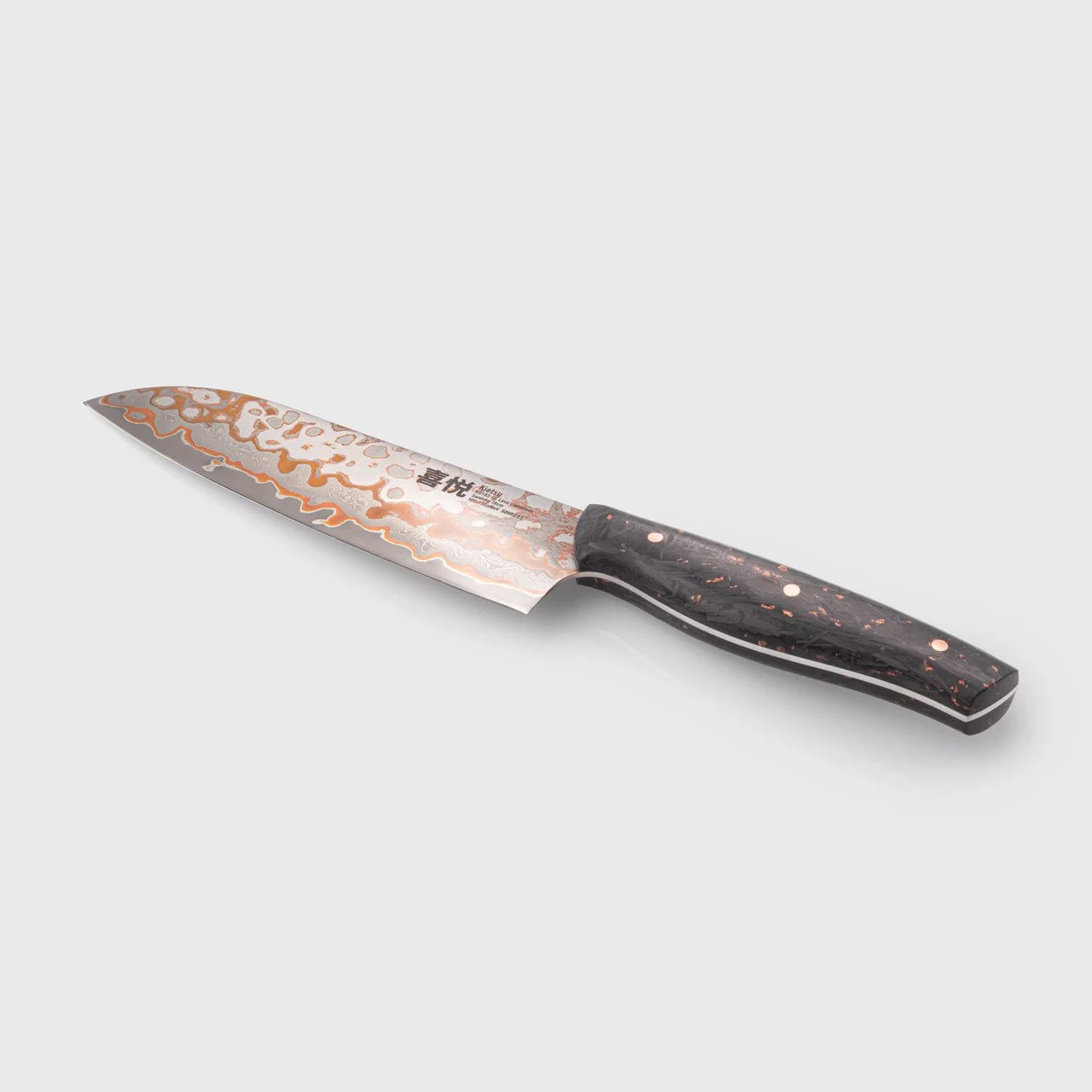 KU103-CF-Kietsu-Lava-Damascus-Carbon-Fibre-18cm-Santoku-Knife---View-1__60436.jpg