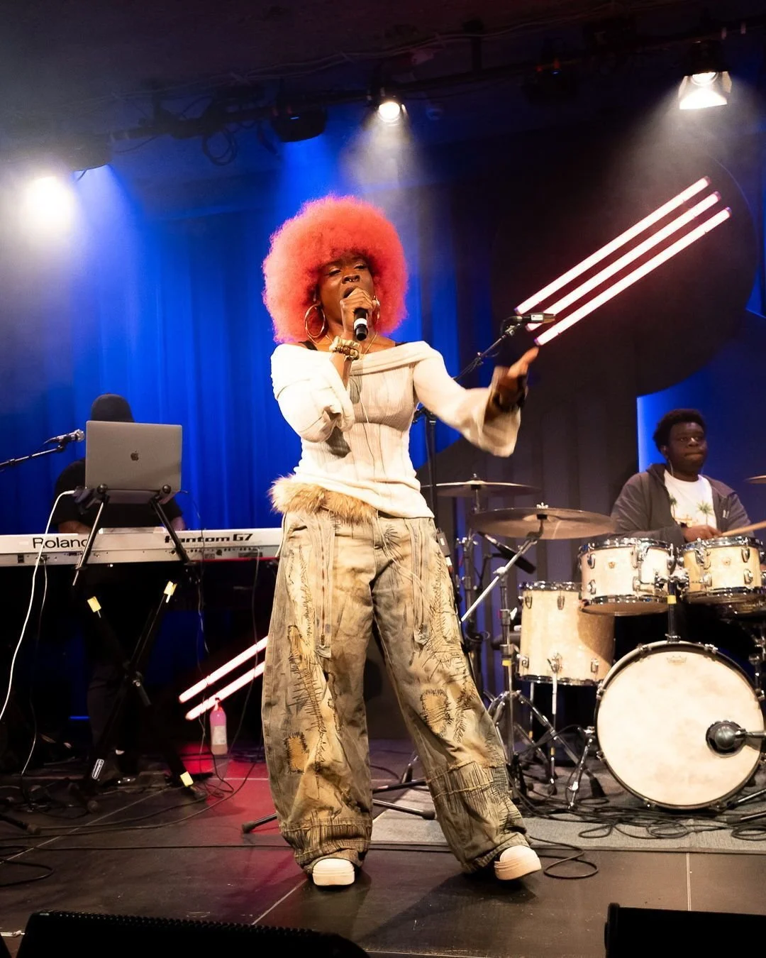 @just_maryjane  hat die B&uuml;hne des Reeperbahn Festivals in ein Meer aus Energie und Emotion verwandelt. 🎤🔥

Mit ihrer unverwechselbaren Stimme, kraftvollen Performance und diesem einzigartigen Vibe hat sie das Publikum von der ersten bis zur le