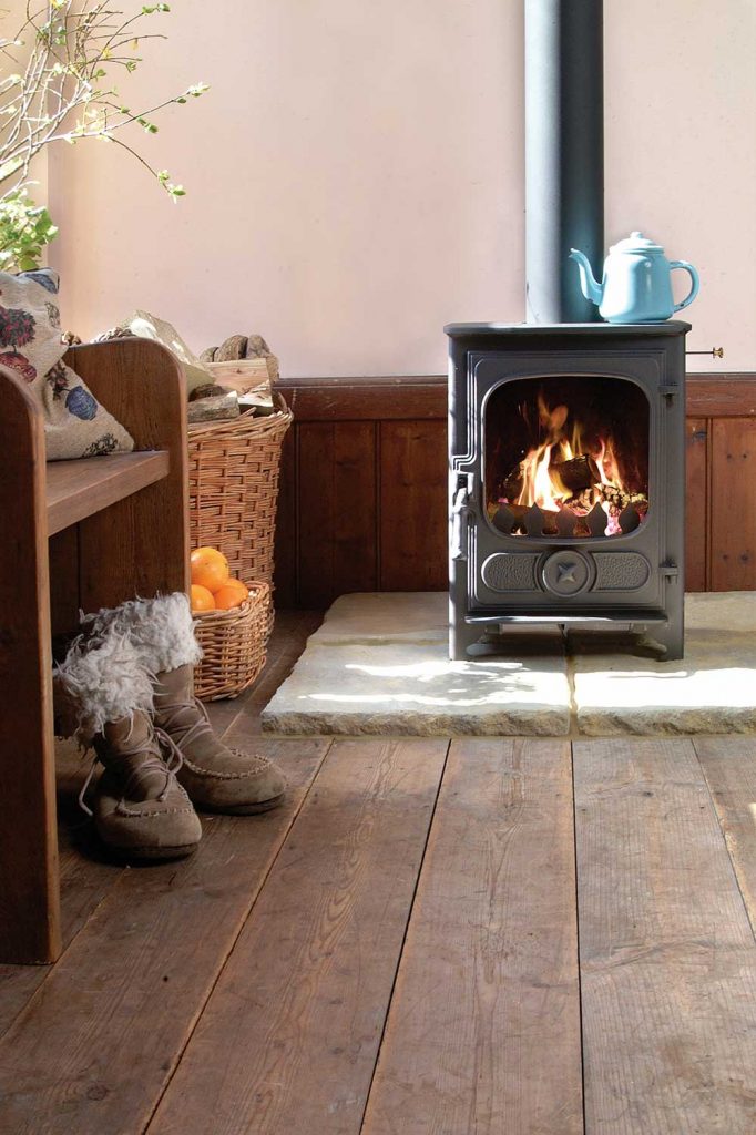 Charnwood-Country-4-Woodburning-Stove-Black-682x1024.jpg