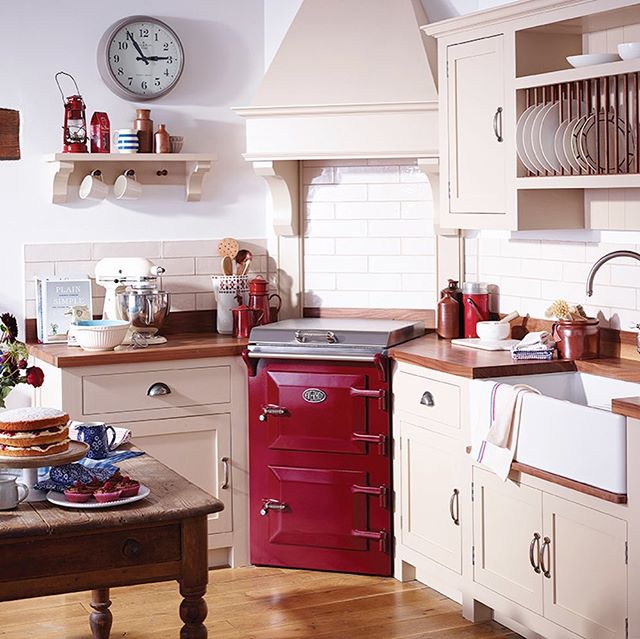 🏠🍲🍳💛
You really can have your dream cooker no matter what size your kitchen is with the Everhot 60. It's the smallest and very first model from the brand that launched over 35 years ago. Believe it or not, the Everhot 60 has two large ovens, a cast iron hot simmer plates and an integral grill - It's the whole package! This model has the capacity of many of its larger competitors and is shown here in Burgundy as the perfect country kitchen companion for keen cooks and bakers.
___________________________
#stamfordstoves #rangecooker #eco #redkitchen #countrykitchen #interiordesign #interiorideas #stamford #uppingham #oakham #rutland #peterborough #cooker #lincolnshire #homedecor #countrylifestyle #countryliving #kitchen #interiors #countryhome #kitchendesign #lifestyle #housebeautiful #shopstamford #kitcheninspo #kitchengoals #smallbusiness #homedesign #shoplocal