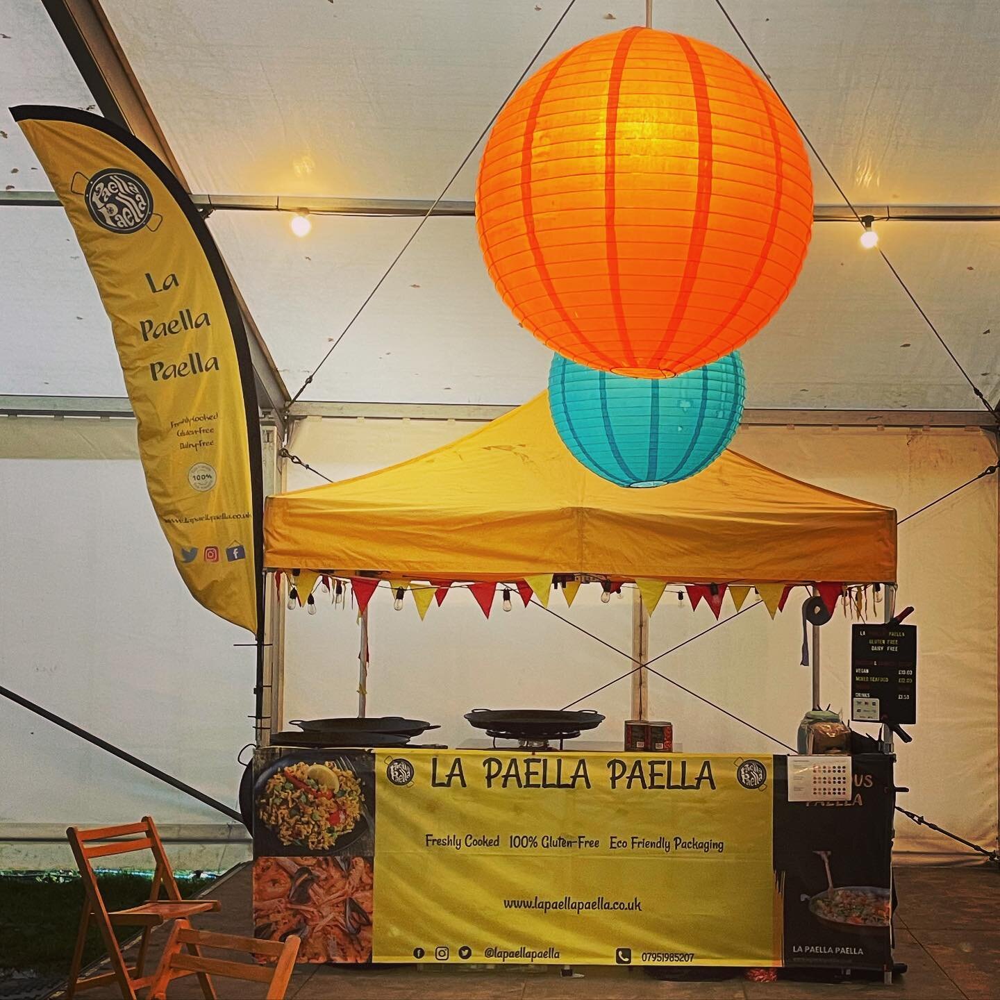 All Set up and ready for the next few days in @hopfarm for the @wealdentimes Midwinter Fair.
🎟️ 🎟️🎟️🎟️🎟️🎟️🎟️🎟️🎟️🎟️
.
.
.
#foodforthought #paella #ukchef #paellachef #takeawayfood #midwinterfair #thehops #veganfood #healthyfood #seafooddish 