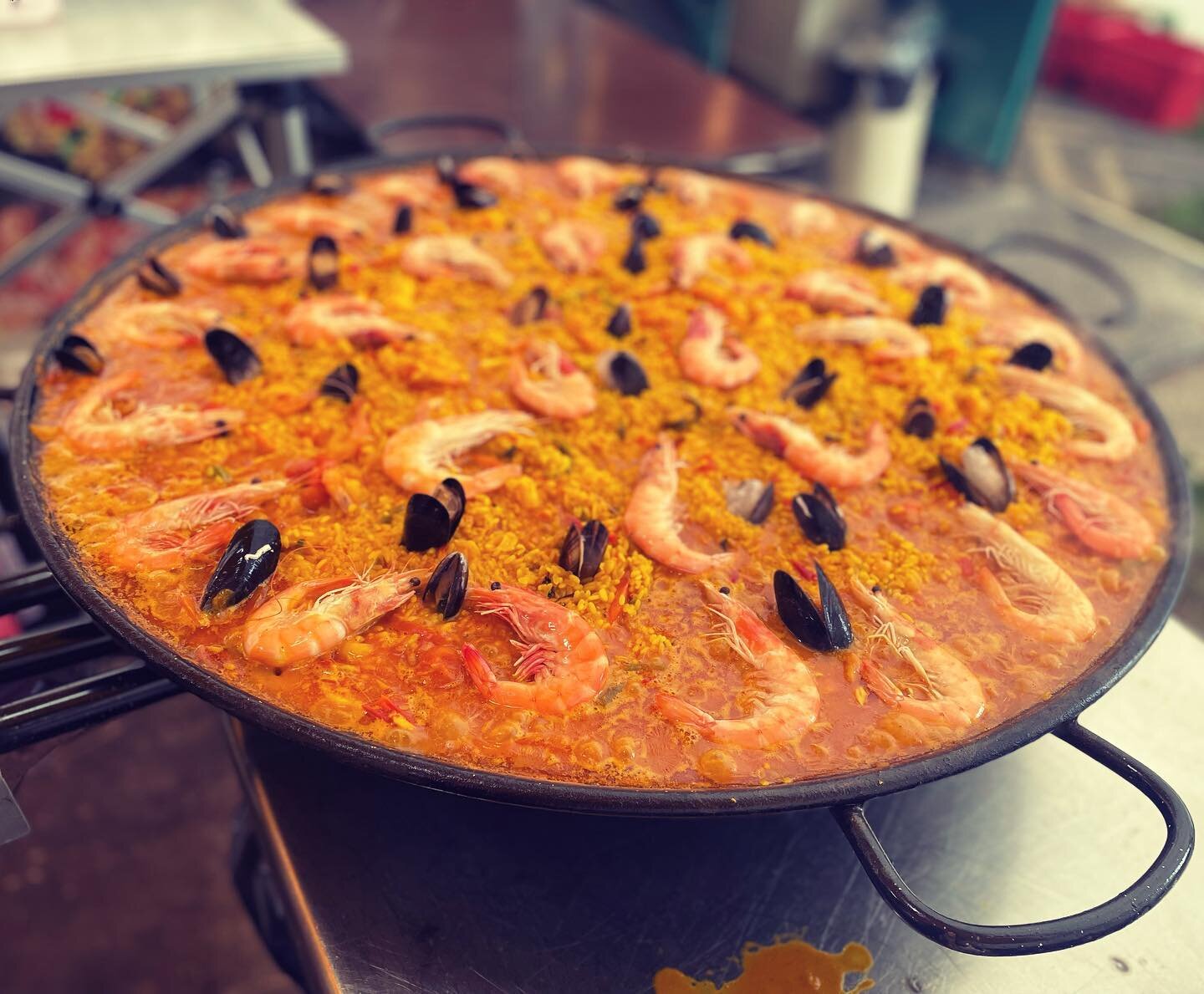 Our Sunday Seafood Paella is very #seafoodie &amp; crammed with culinary goodness to feed stomachs &amp; souls
.
.
.

#paella #food #foodporn #a #instafood #foodie #paellalovers #arroz #tapas #ola #spanishfood #seafood #spain #foodphotography #foodlo