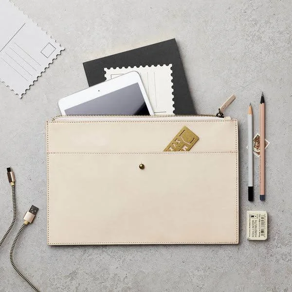 Katie Leamon_Clutch_Tabletthülle_Leder