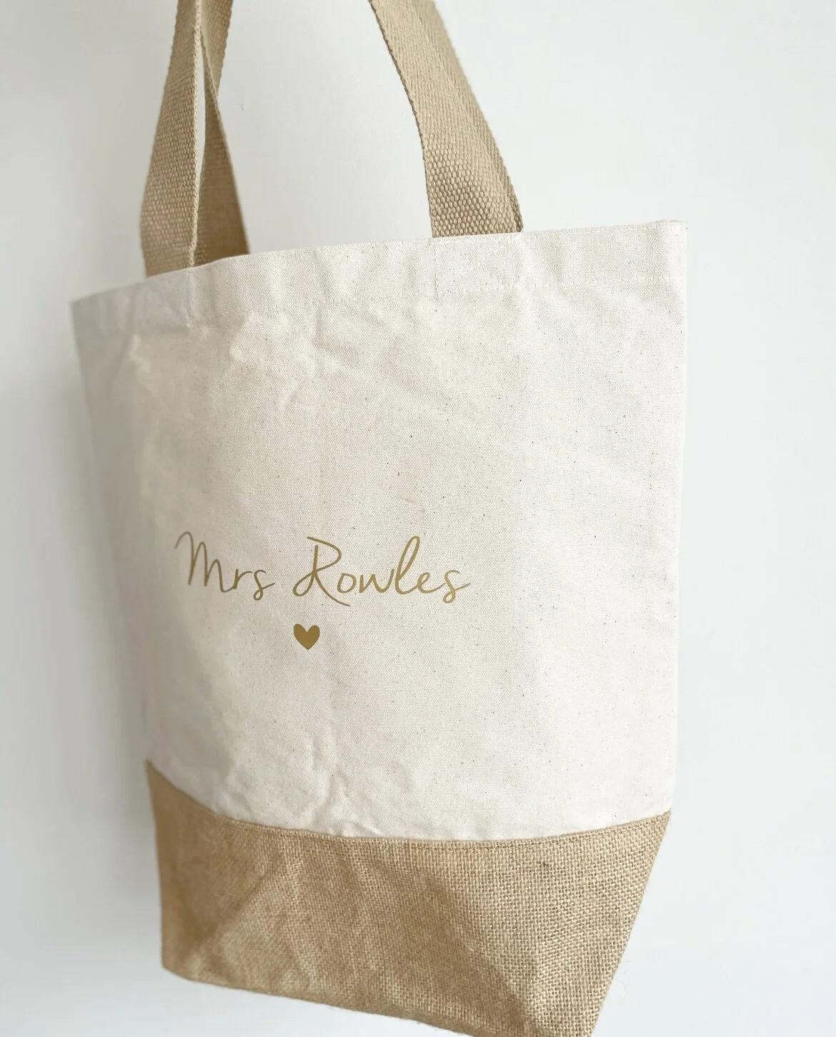 06339634-2FF2-4D83-8861-3E7729FC82FB