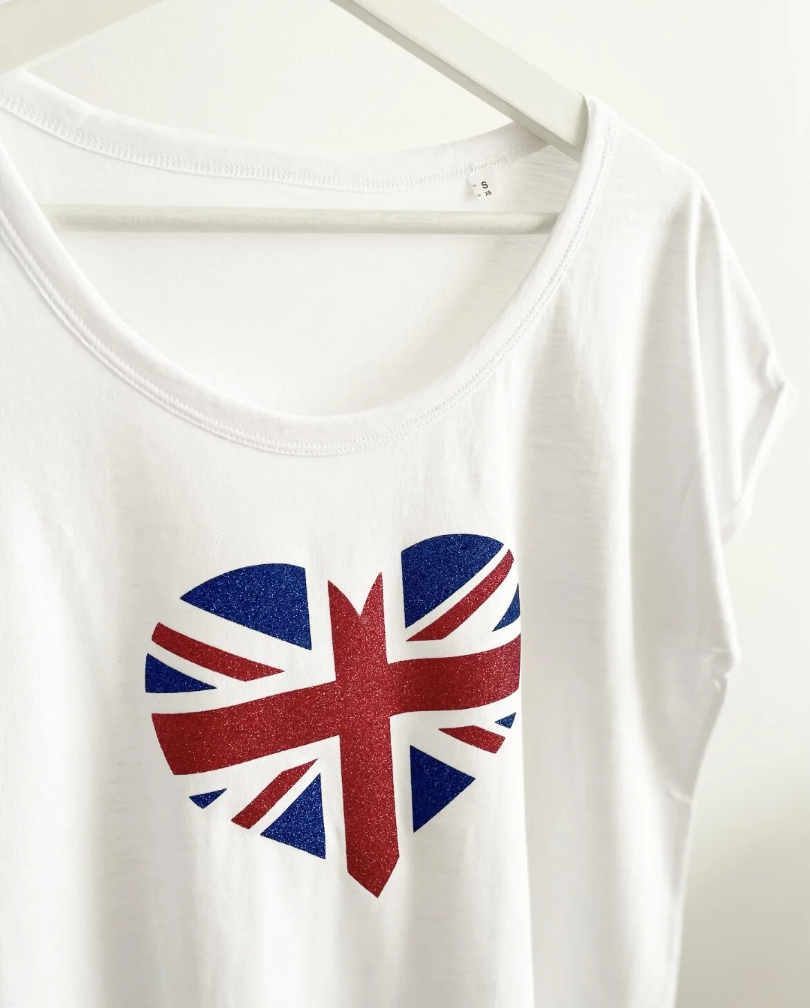 D3018065-5737-41F2-AE0A-CCAAC23948A9