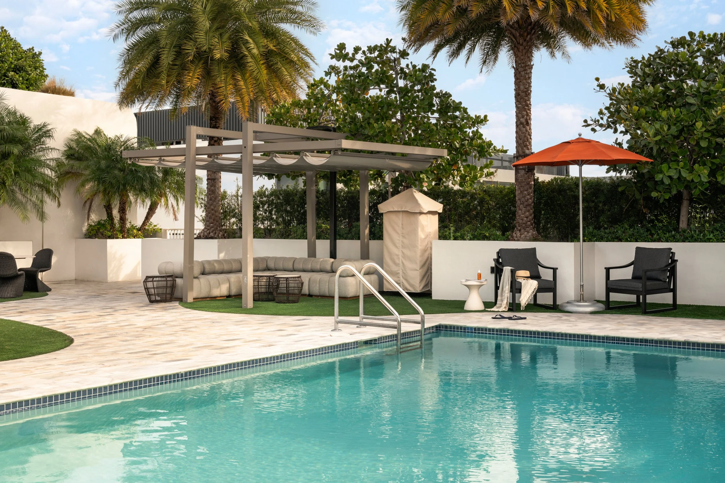 77-MIA-17TH1220-POOL.jpg