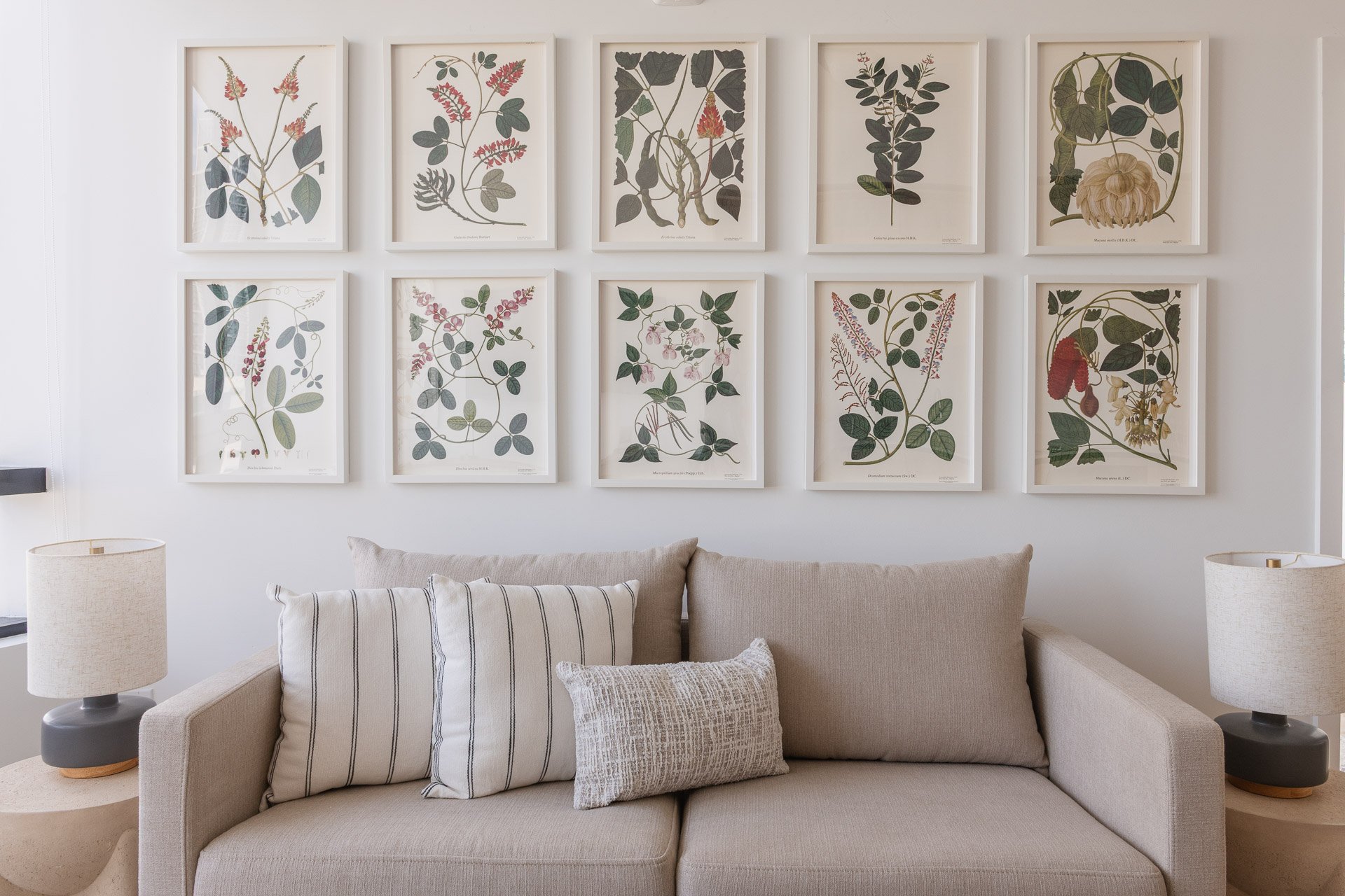 DISTRICT 225 - UNIT 1909 (9 of 12).JPG