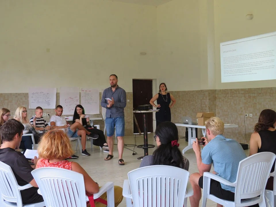 Dzeneta Karabegovic and Jasmin Hasic explore the relationship between post-conflict contexts, peace building, and environment in a workshop in Kevljani.