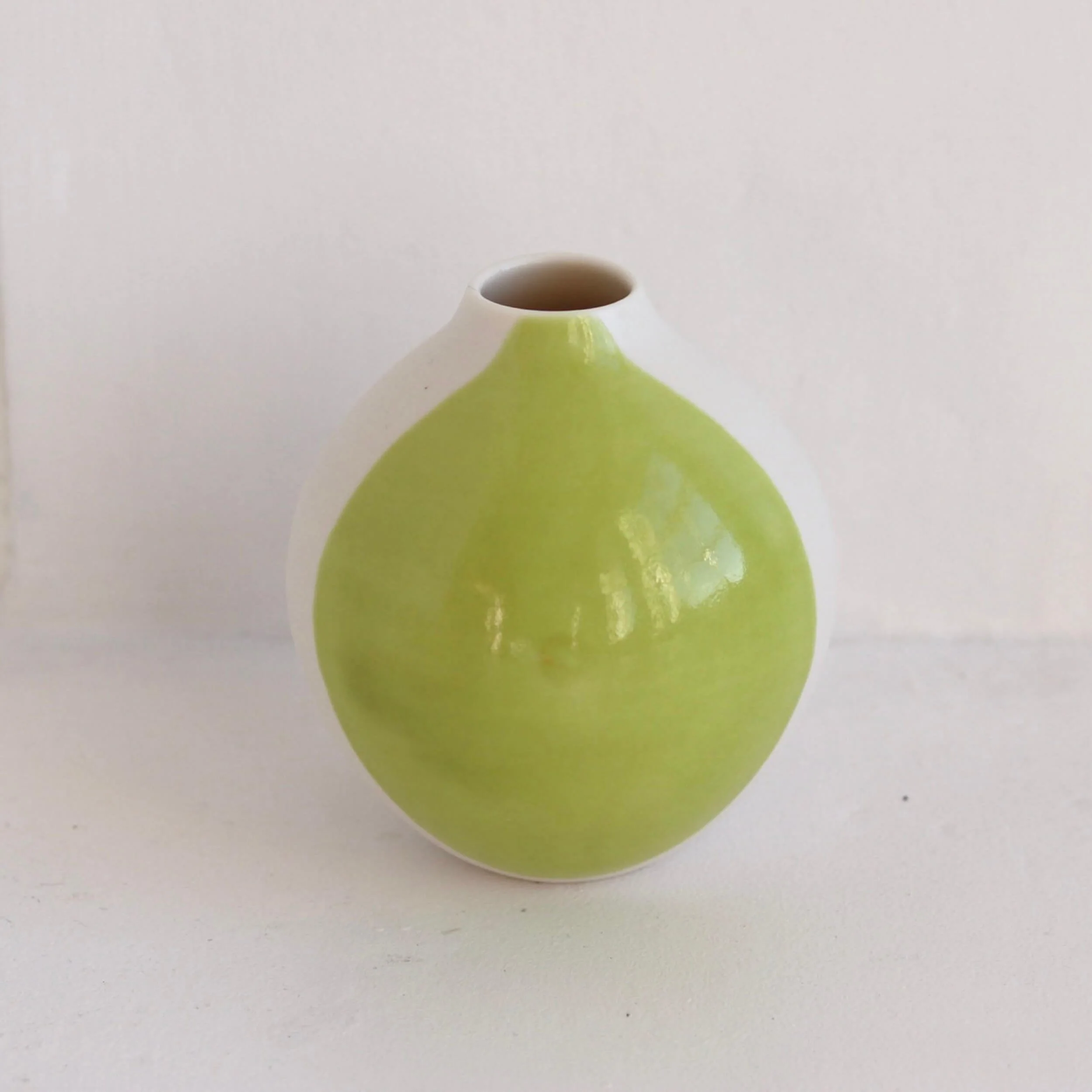 Porcelain-harlequin-round-bud-vase-7-penny-spooner-ceramics.JPG