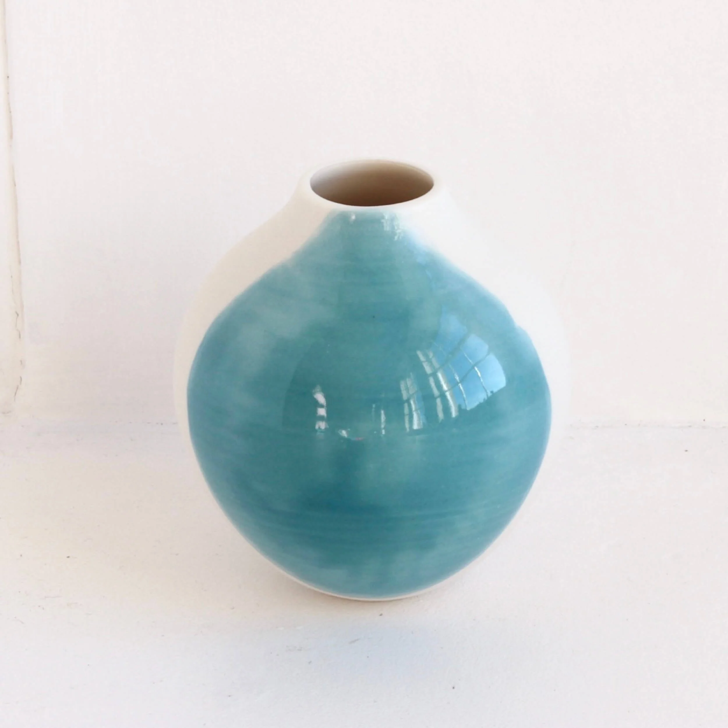 Porcelain-harlequin-round-bud-vase-3-penny-spooner-ceramics.JPG