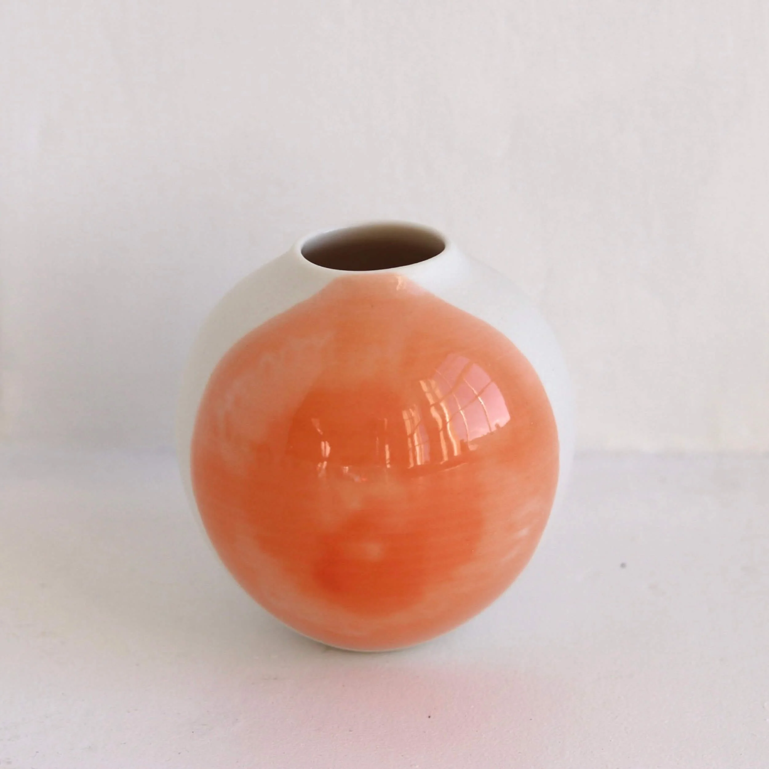 Porcelain-harlequin-round-bud-vase-8-penny-spooner-ceramics.JPG