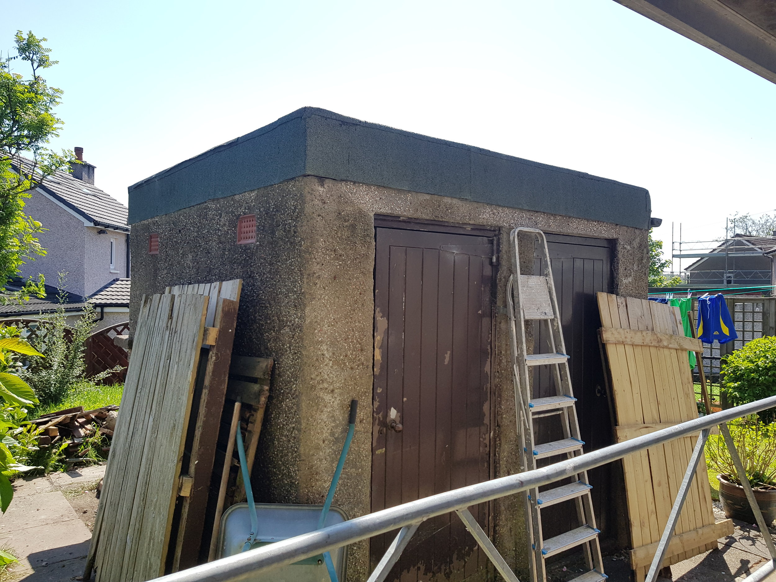 Small Outbuilding Before Roughcast & Pvc .jpg