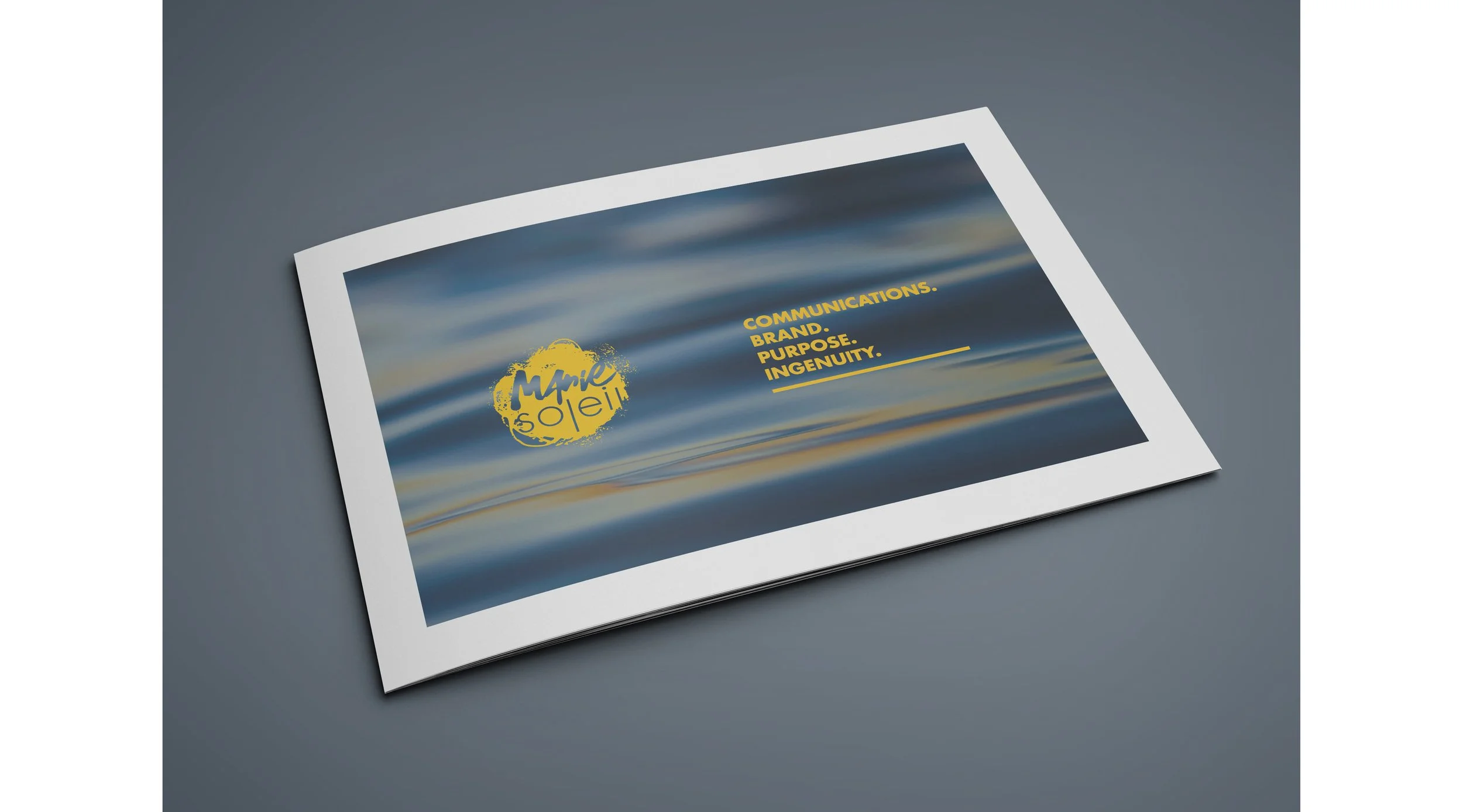 De Powerpoint à brochure imprimée, un cv/portfolio fort agréable à feuilleter.