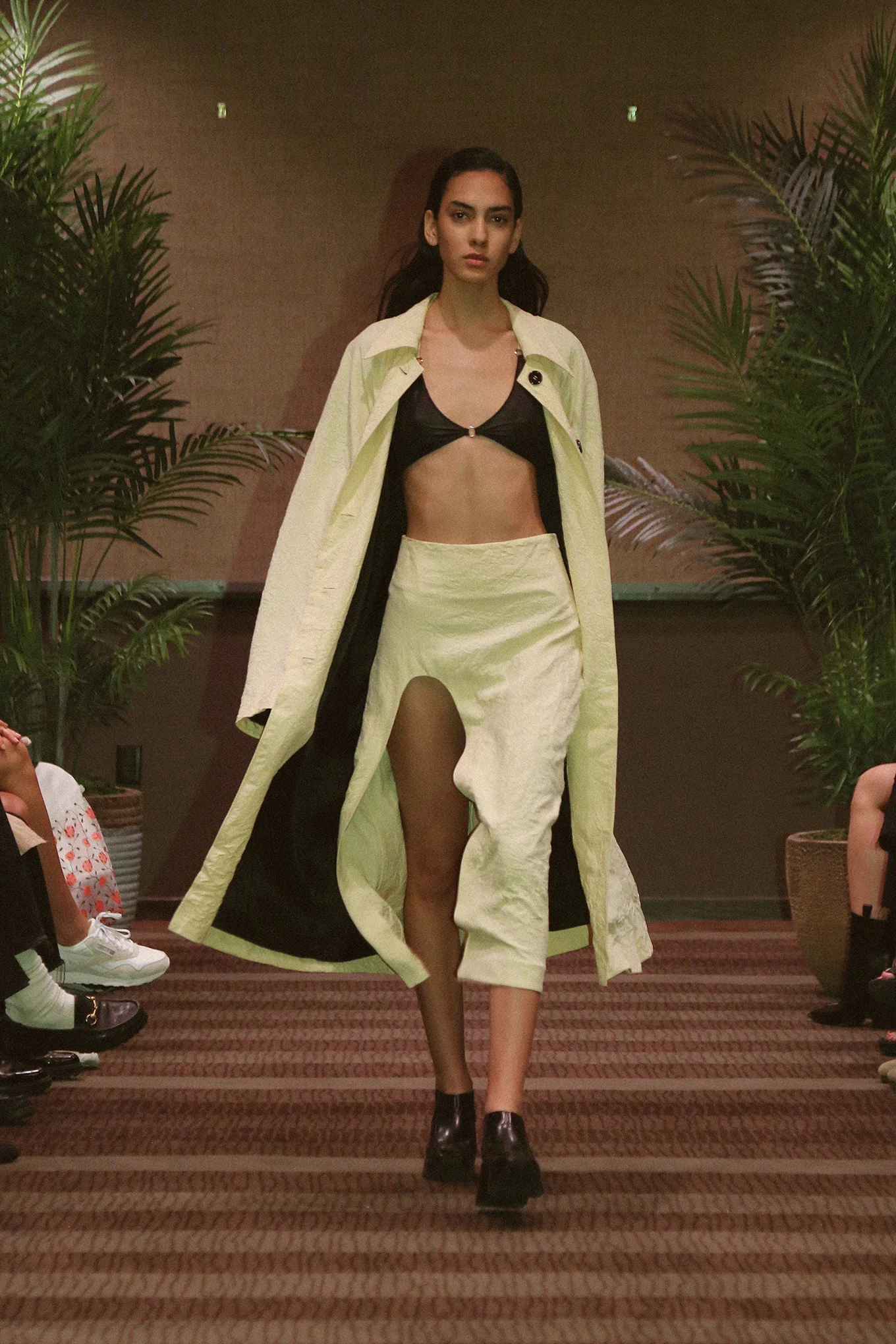 LOOK 01.jpg