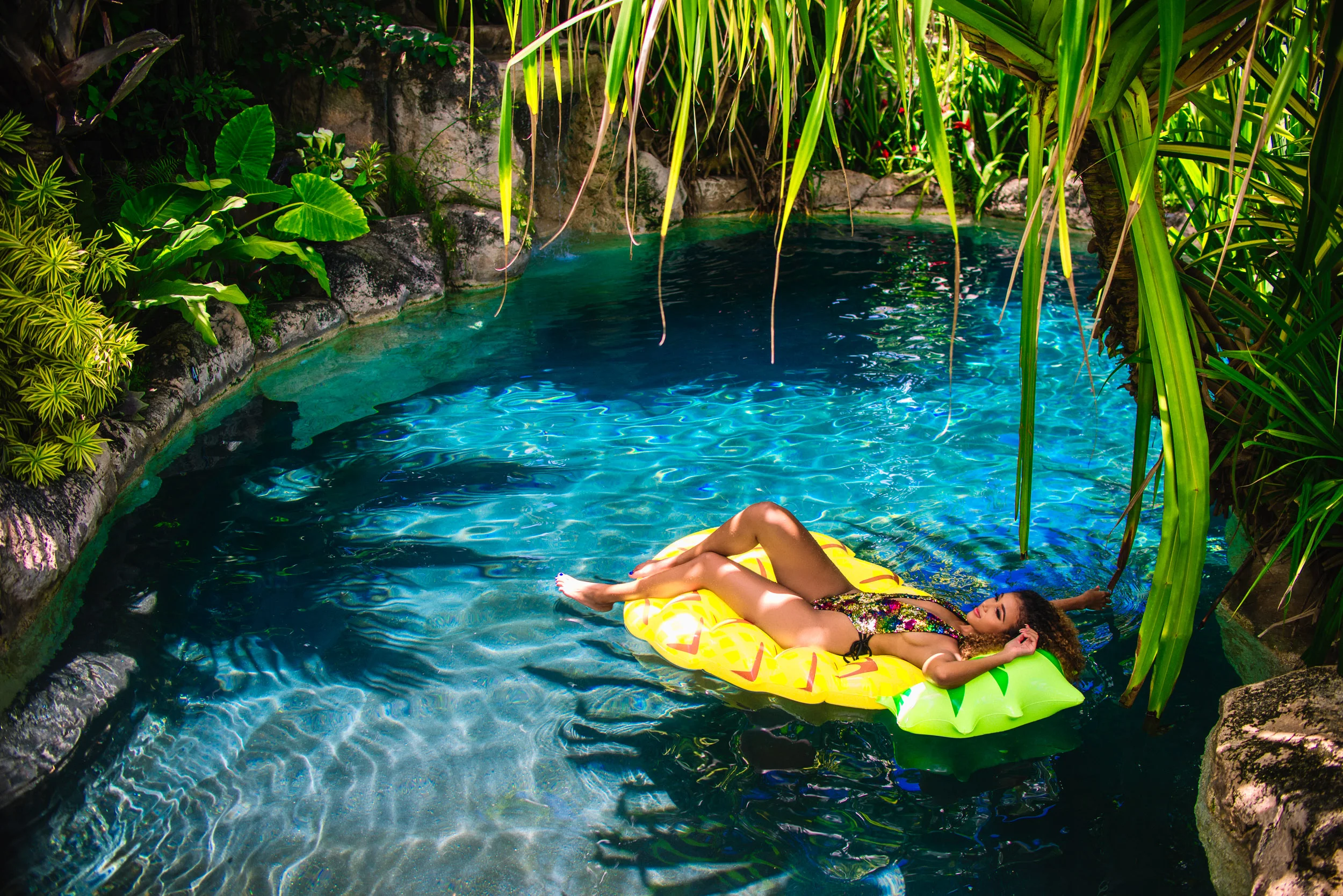 Sweetfield-British Vogue_Lesley in Pool--001.jpg