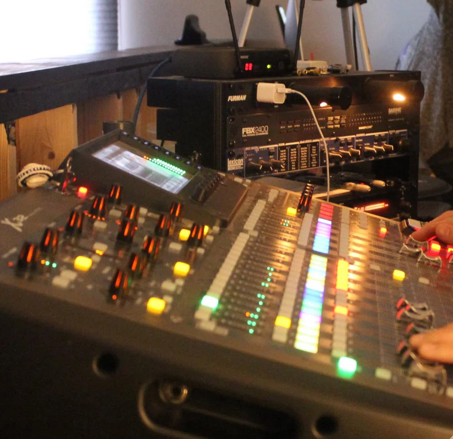 serve-sound-booth.jpg