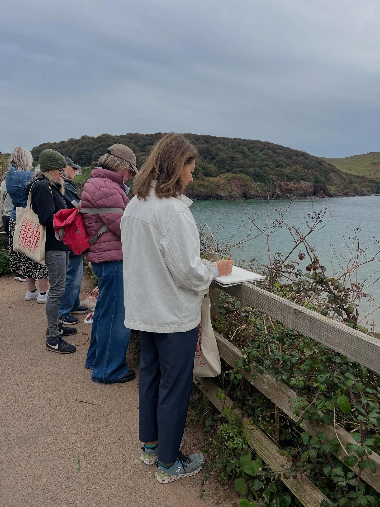 Coastal sketching with gorgeous art materials; a cosy lunch followed by still life collage work using painted and found papers; a dip in the sea before reading by the fire accompanied by cocktails and then a delicious supper: the ingredients for a pe