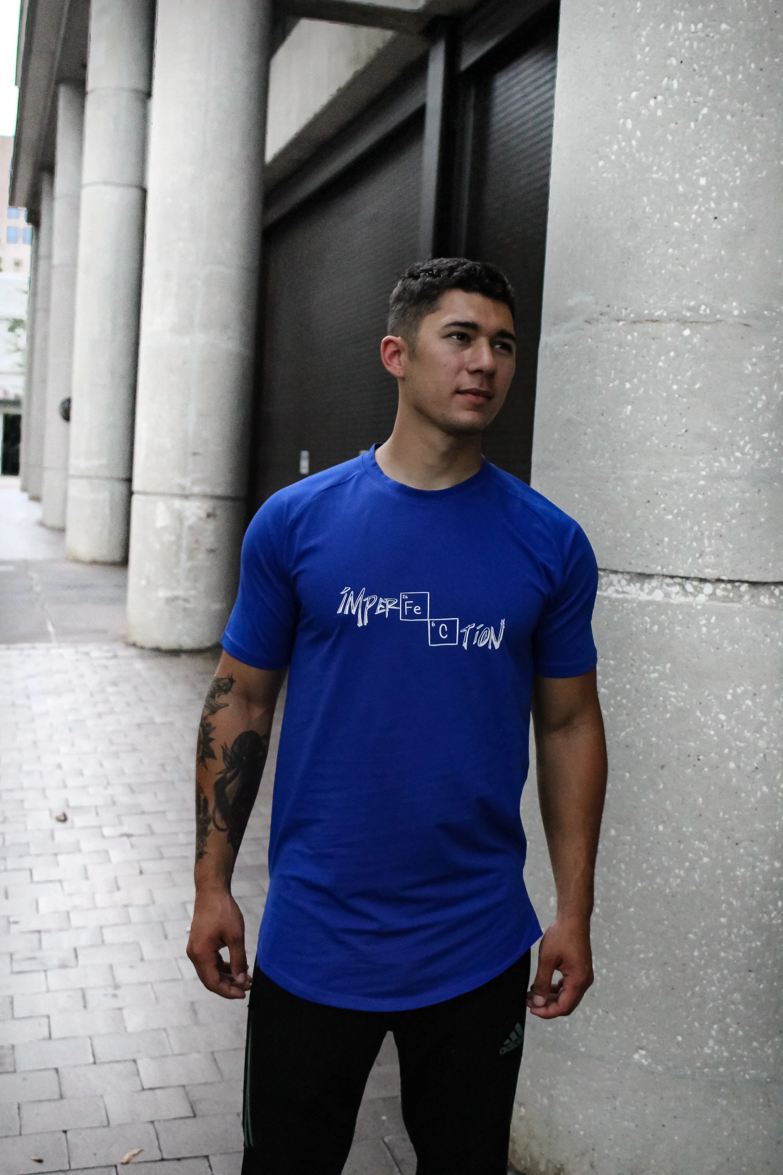GRAFFITI SCOOP TEE