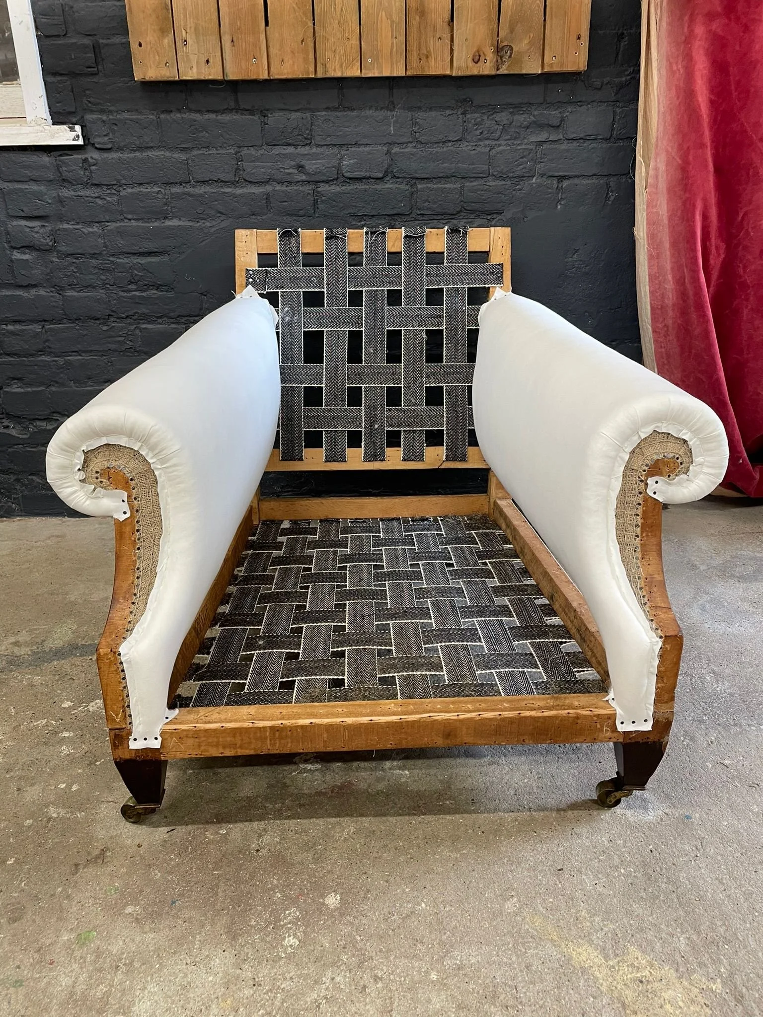 PHOTO-2026-04-03-19-33-39 2.jpg