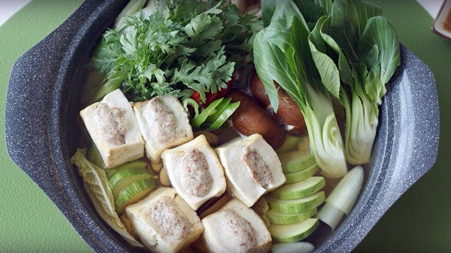 Hot Pot with Vegetables and Beef-Stuffed Tofu