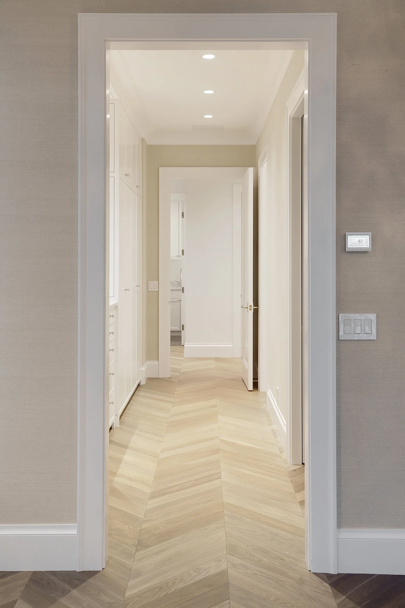 #taracaindesign #interiordesign #interiordesigner #design #interiors #archdigest #elledecor #modernarchitecture #architecture #luxury #inspiration #style #instagood #minneapolis #minneapolis #twincities #minnesota #home #custom #texture #whiteoak #w…