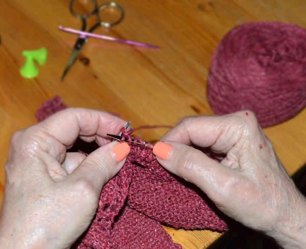 Jenny's-hands-knitting-mauve-RTP.jpg