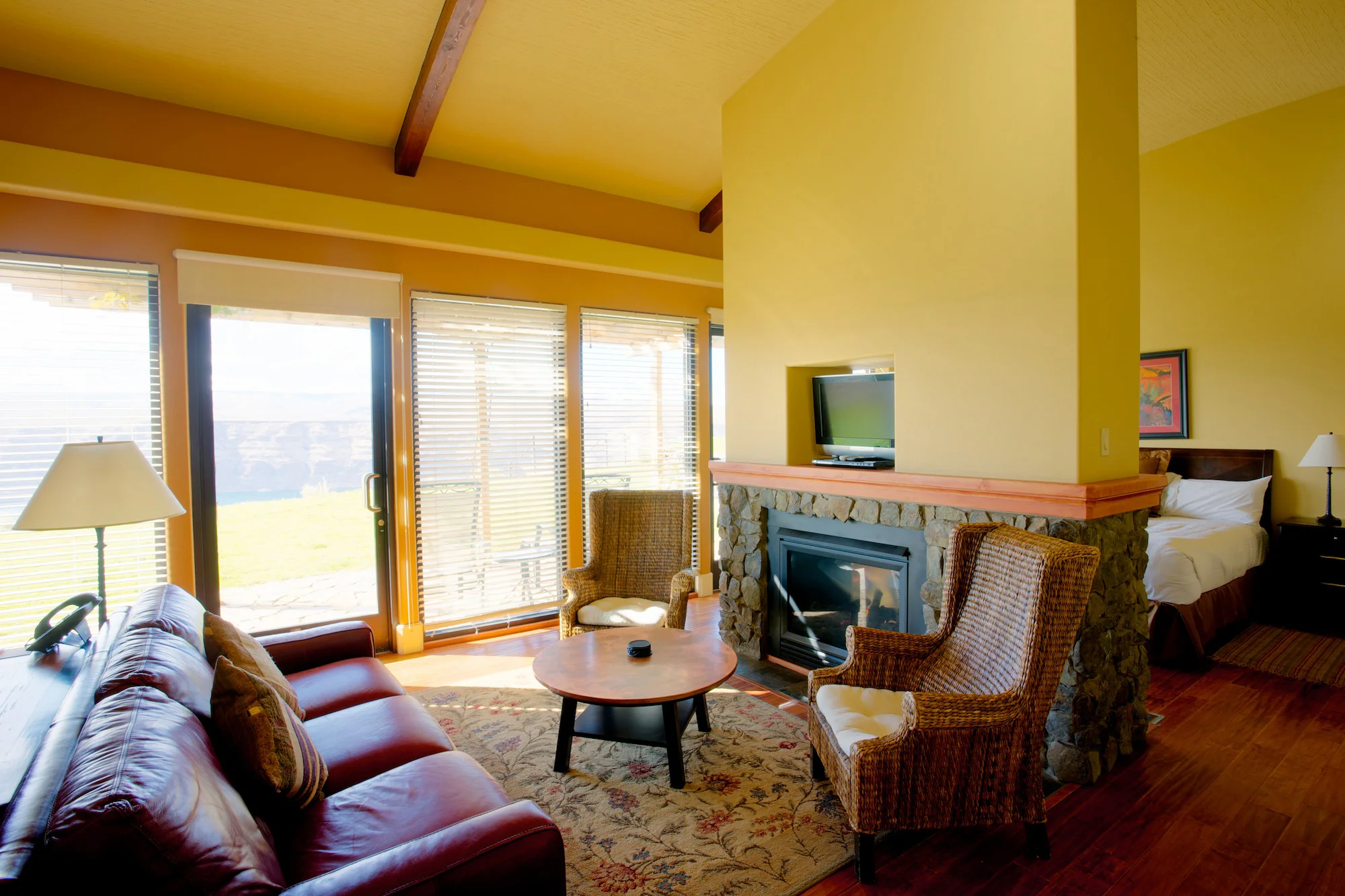 Cliffehouse Interior.jpg