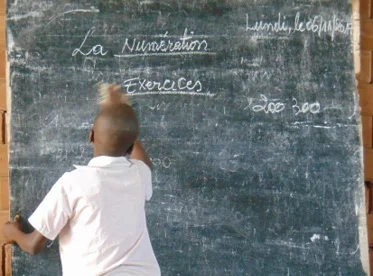 AMOUNT: $250 Sponsor 12 blackboards for a REVE Kandale school. Double this amount to include the cost of a copy of the school curricula for each teacher.