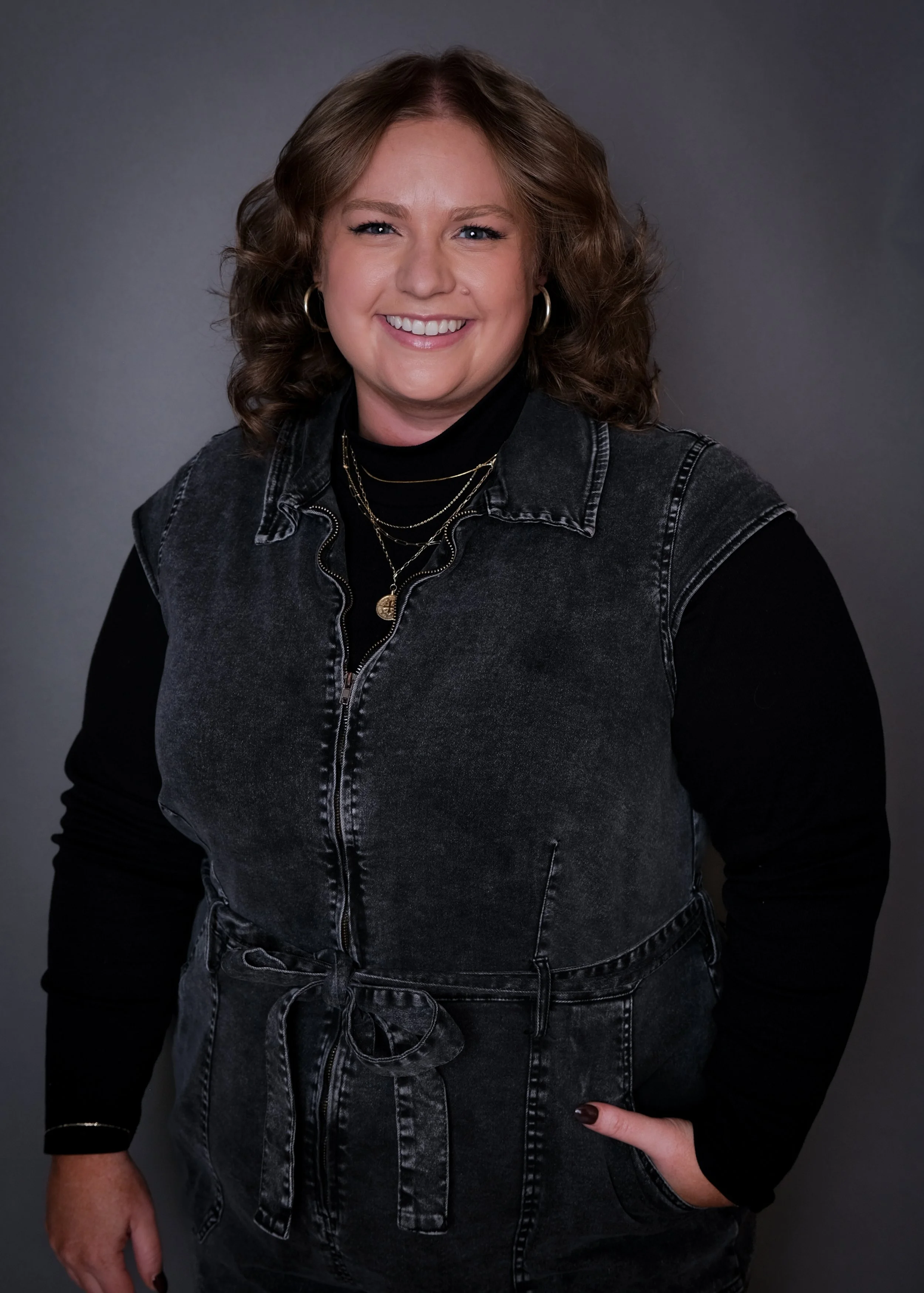 Sarah McKenzie Solid_Headshot26-15.jpg